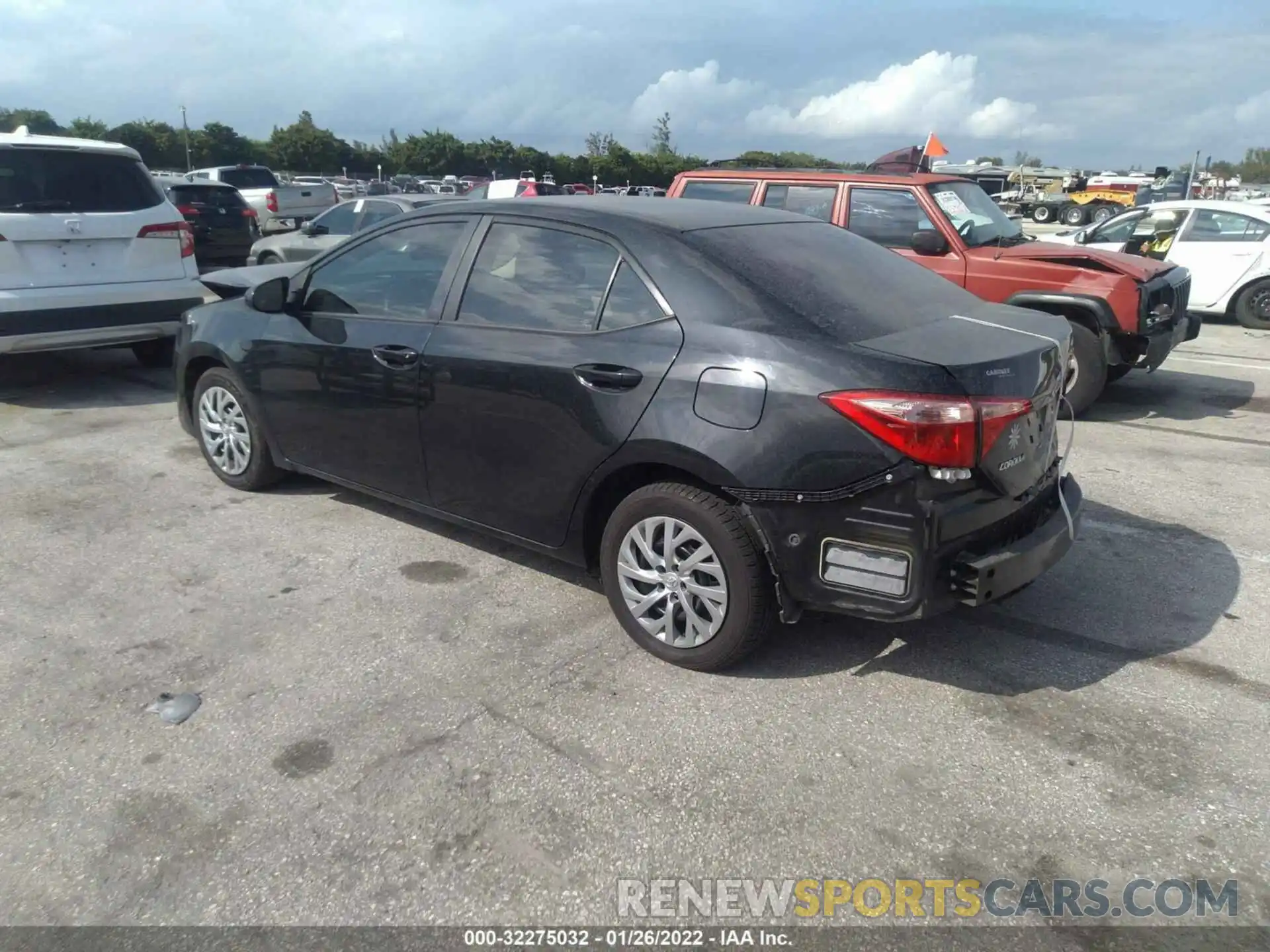 3 Photograph of a damaged car 2T1BURHE5KC190128 TOYOTA COROLLA 2019