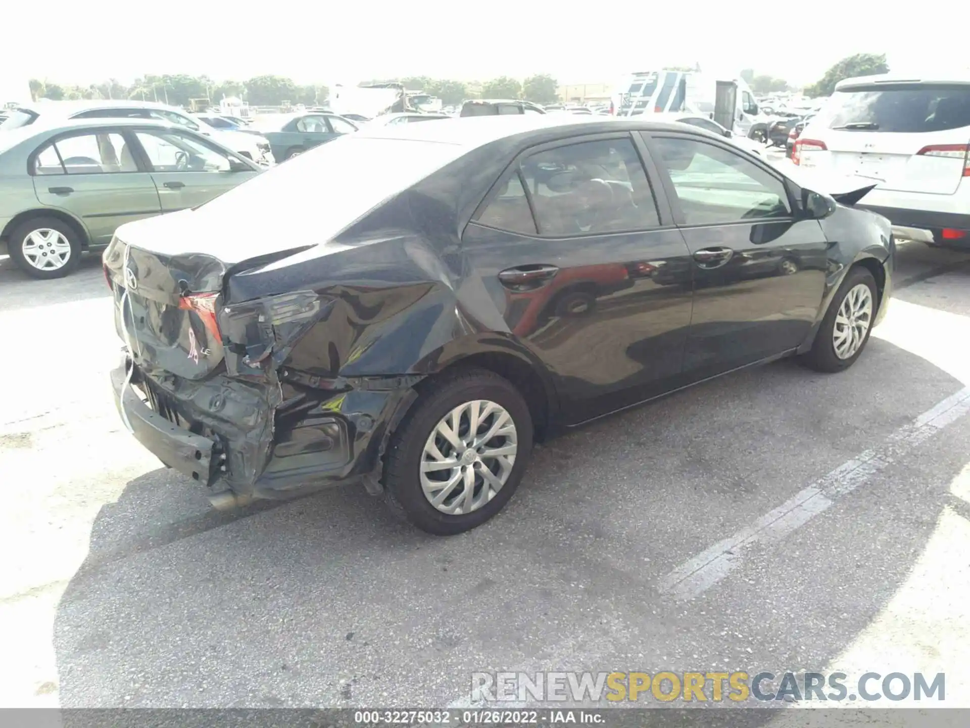 4 Photograph of a damaged car 2T1BURHE5KC190128 TOYOTA COROLLA 2019