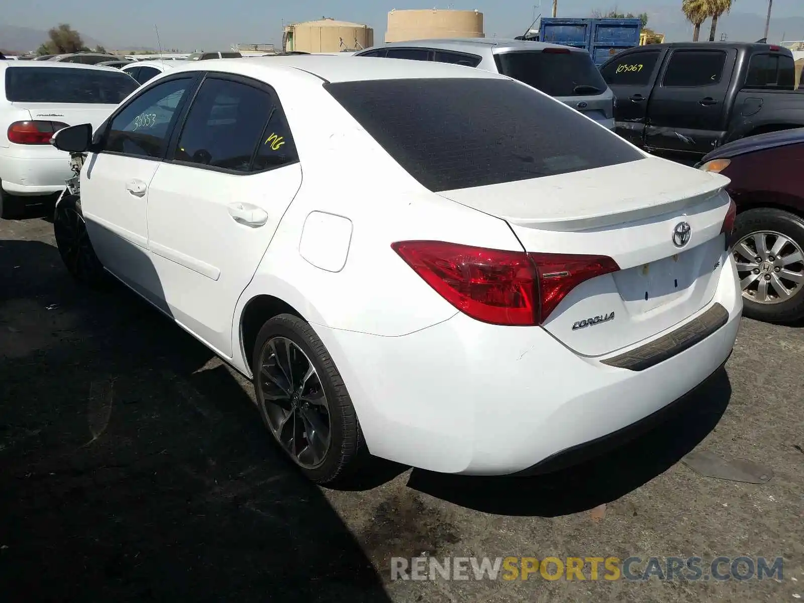 3 Photograph of a damaged car 2T1BURHE5KC192008 TOYOTA COROLLA 2019