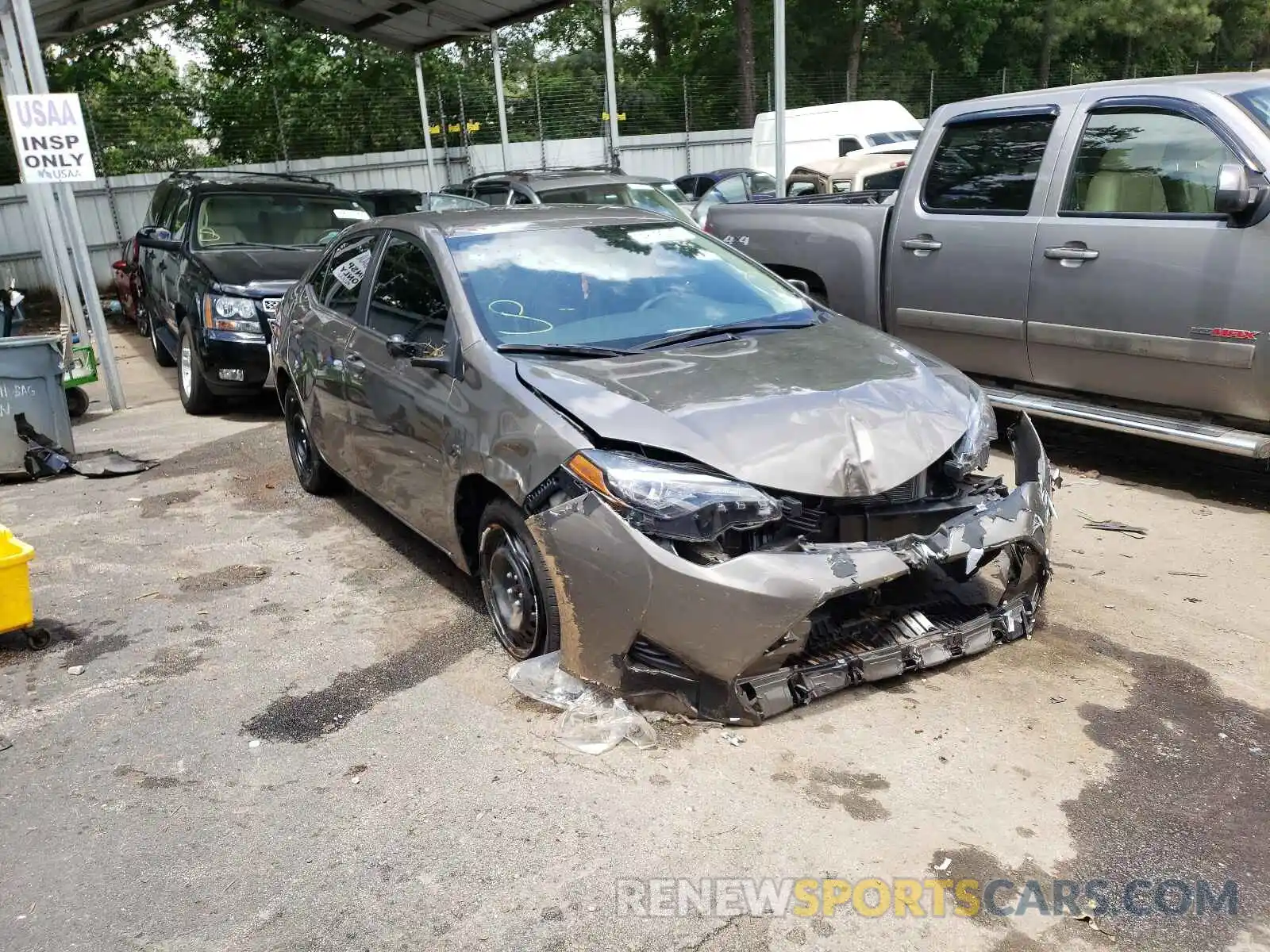 1 Photograph of a damaged car 2T1BURHE5KC192445 TOYOTA COROLLA 2019