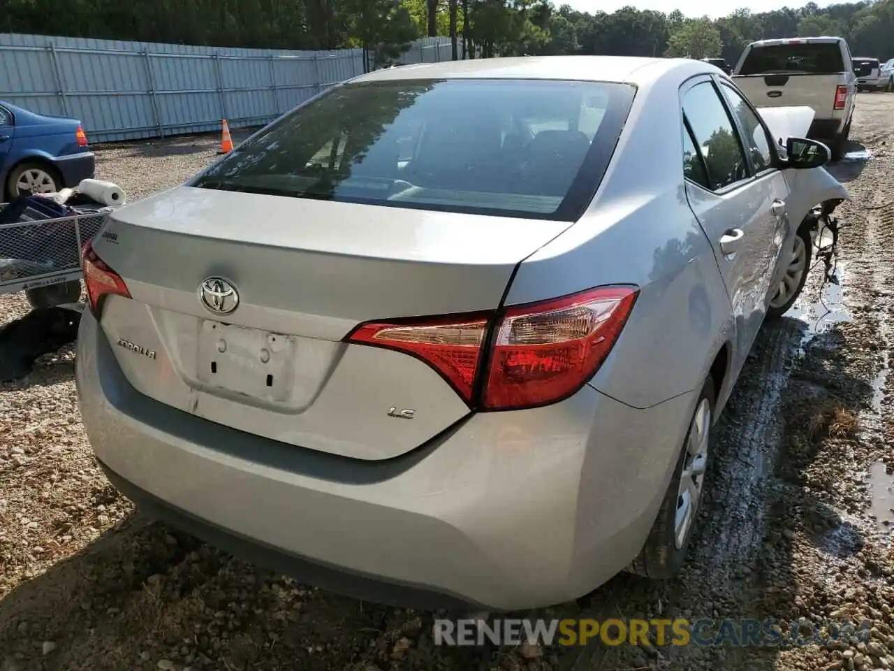 4 Photograph of a damaged car 2T1BURHE5KC192901 TOYOTA COROLLA 2019