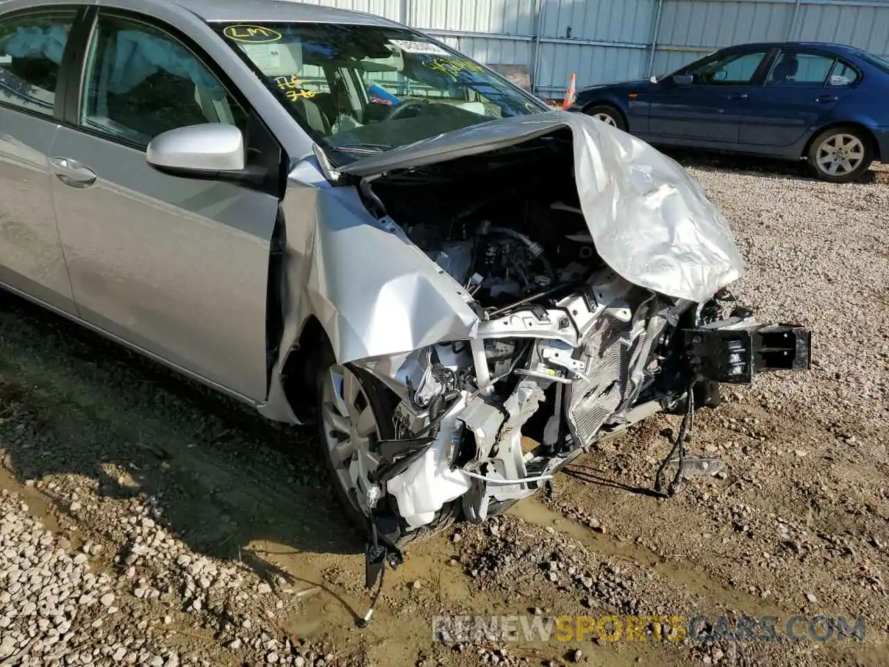 9 Photograph of a damaged car 2T1BURHE5KC192901 TOYOTA COROLLA 2019