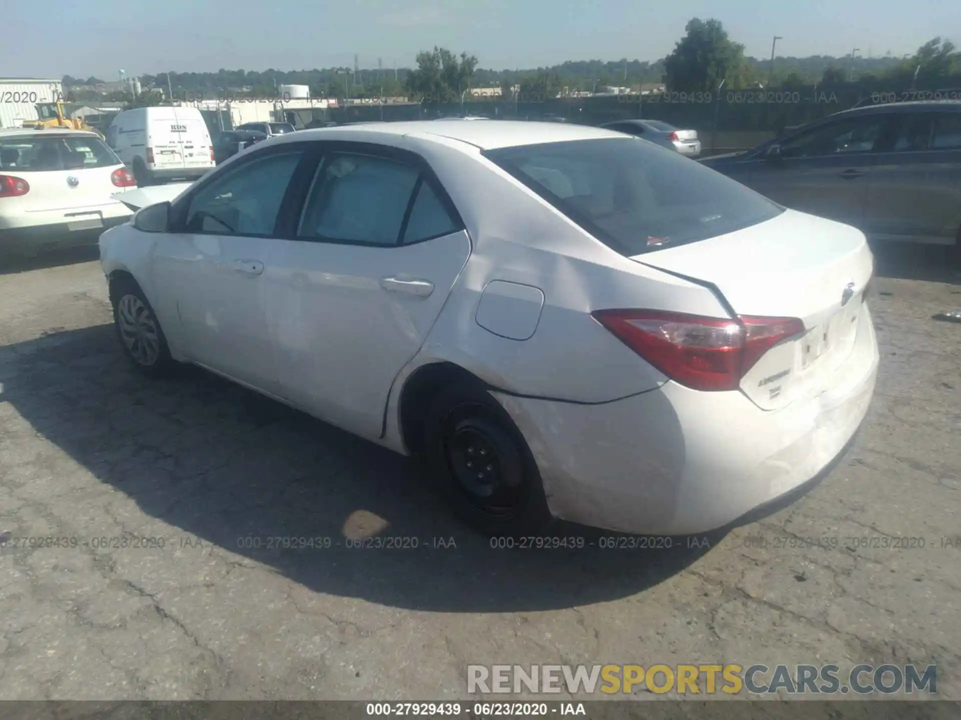 3 Photograph of a damaged car 2T1BURHE5KC193014 TOYOTA COROLLA 2019