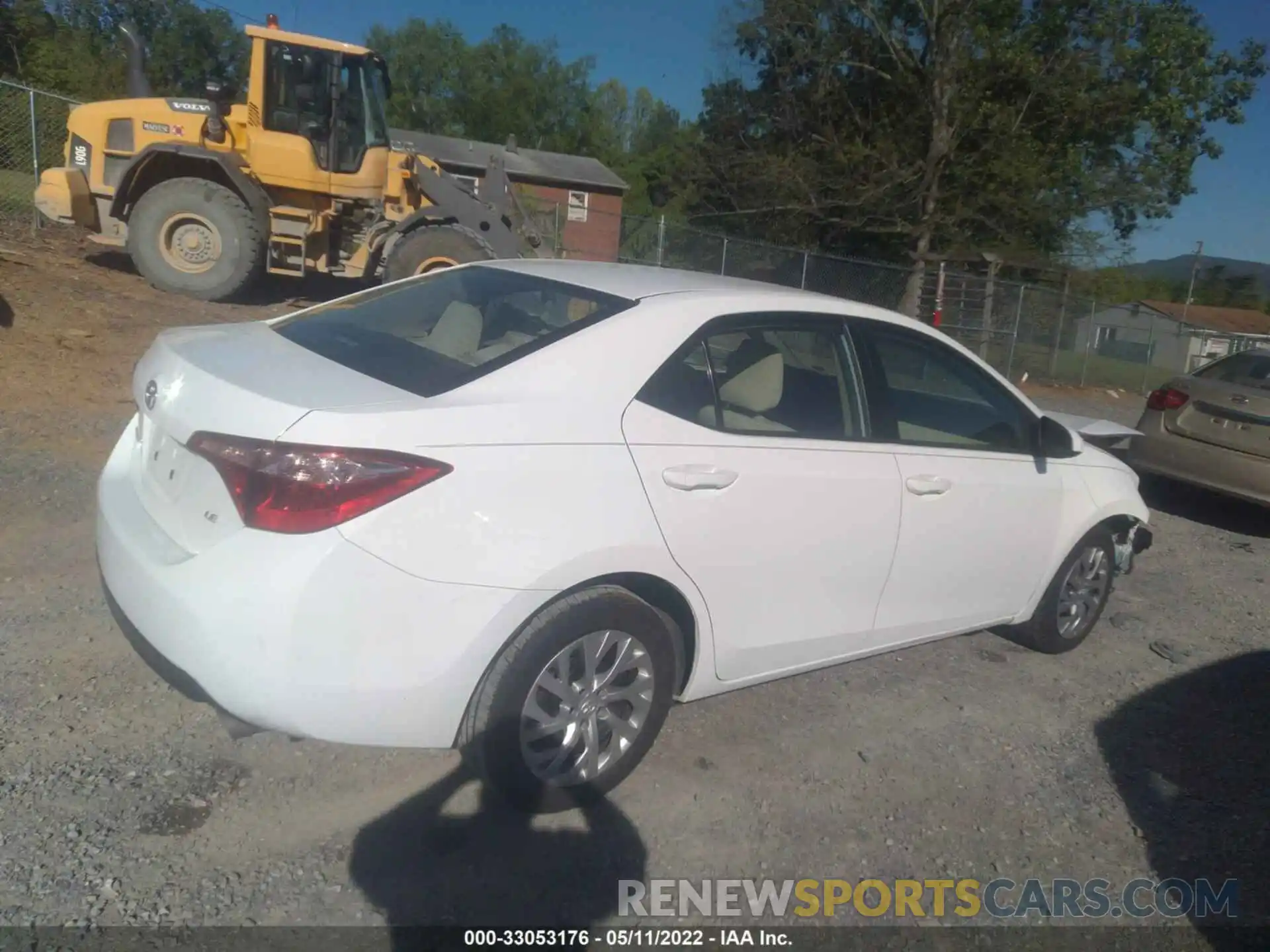 4 Photograph of a damaged car 2T1BURHE5KC193028 TOYOTA COROLLA 2019