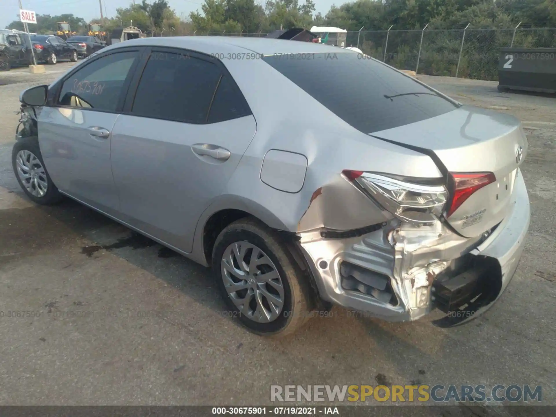 3 Photograph of a damaged car 2T1BURHE5KC193434 TOYOTA COROLLA 2019