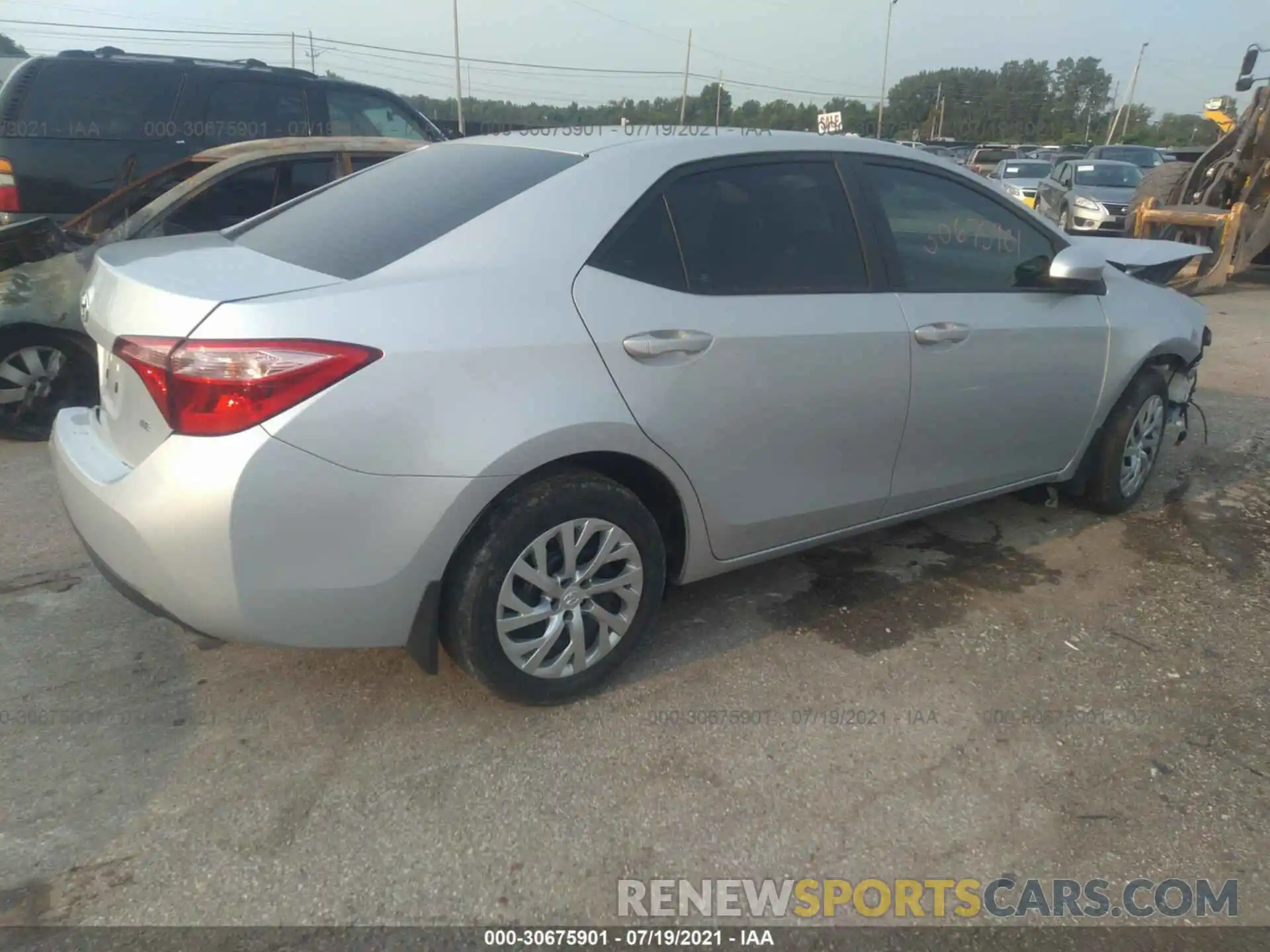 4 Photograph of a damaged car 2T1BURHE5KC193434 TOYOTA COROLLA 2019