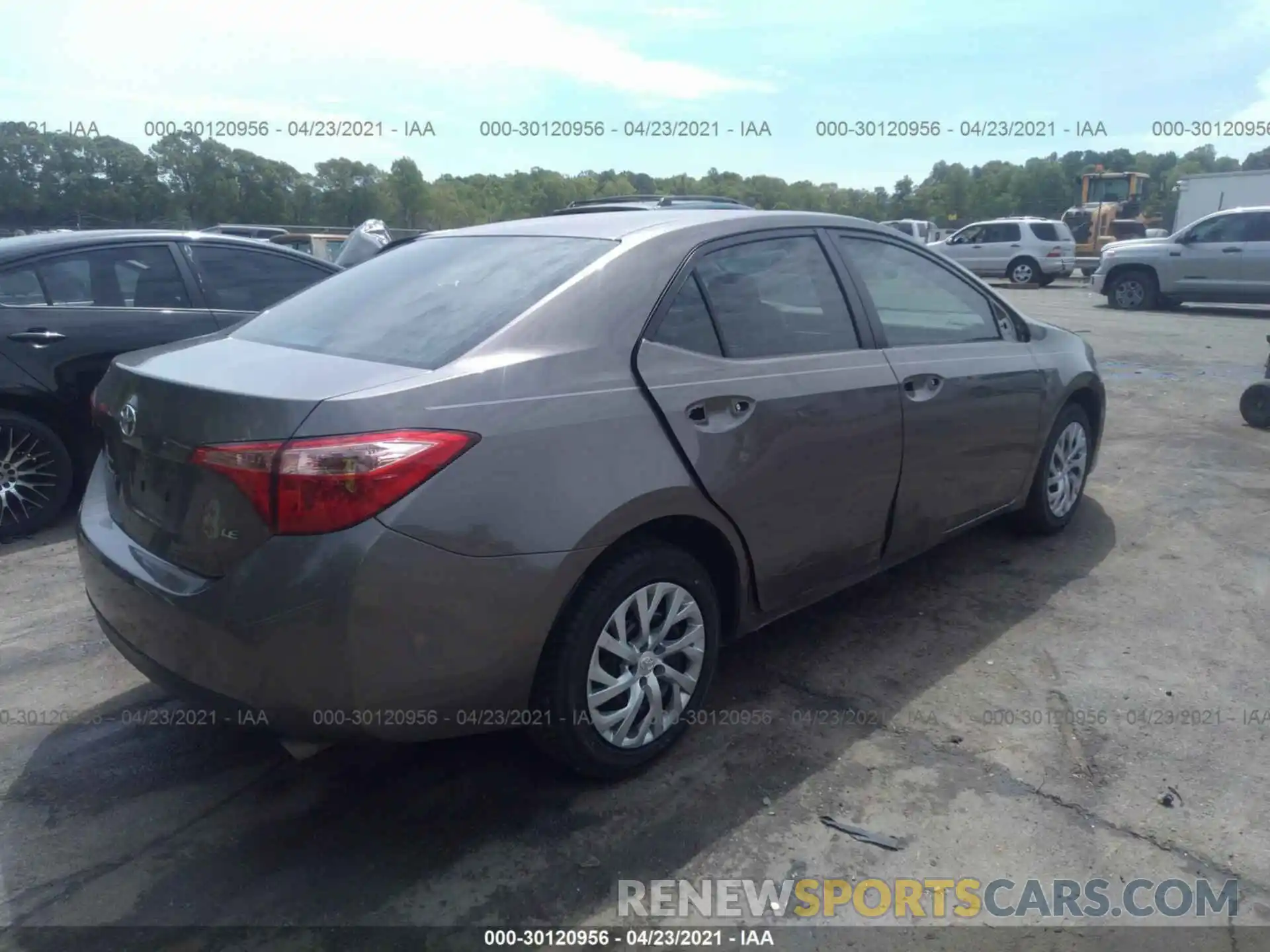 4 Photograph of a damaged car 2T1BURHE5KC193868 TOYOTA COROLLA 2019