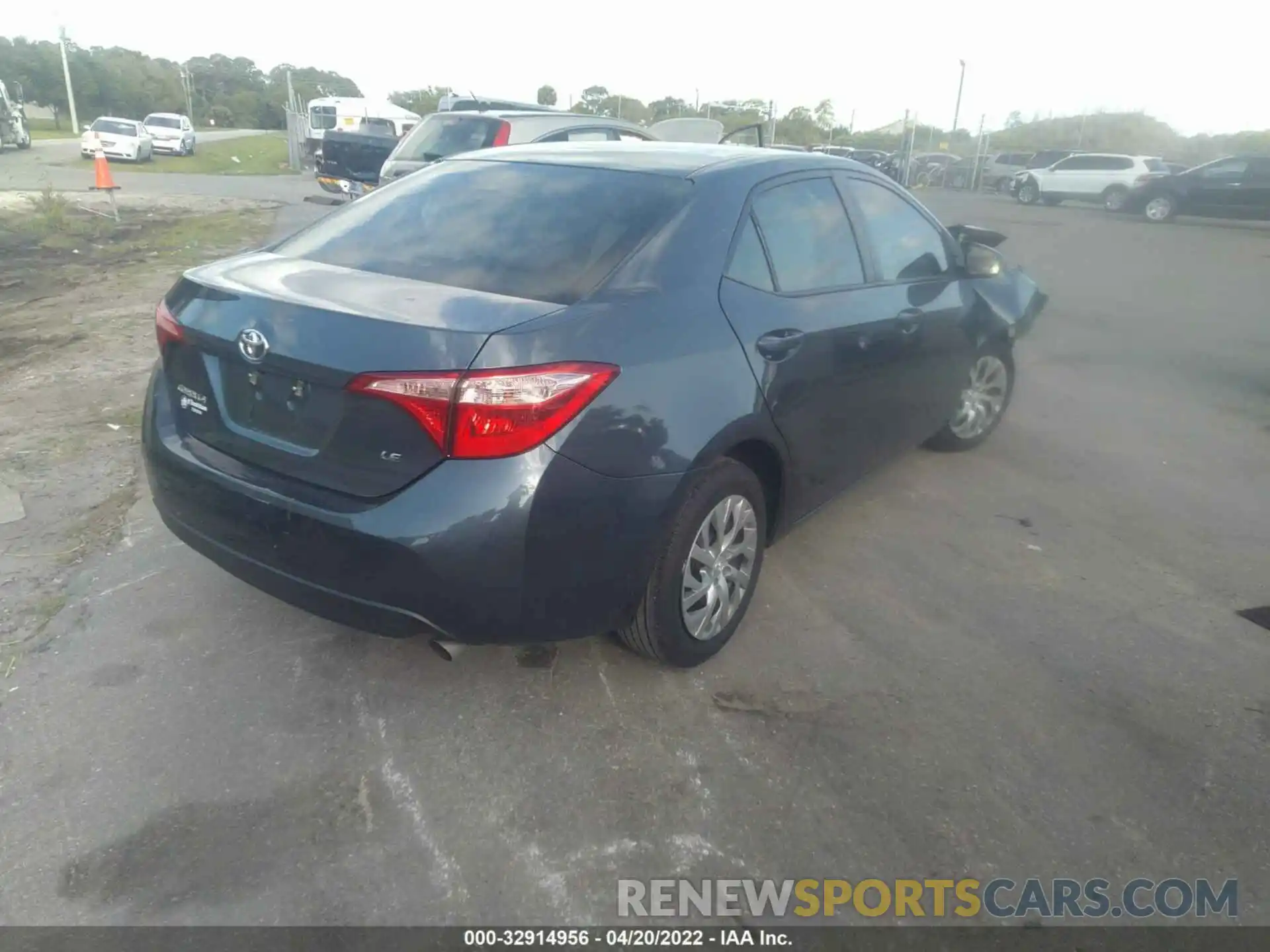 4 Photograph of a damaged car 2T1BURHE5KC194650 TOYOTA COROLLA 2019