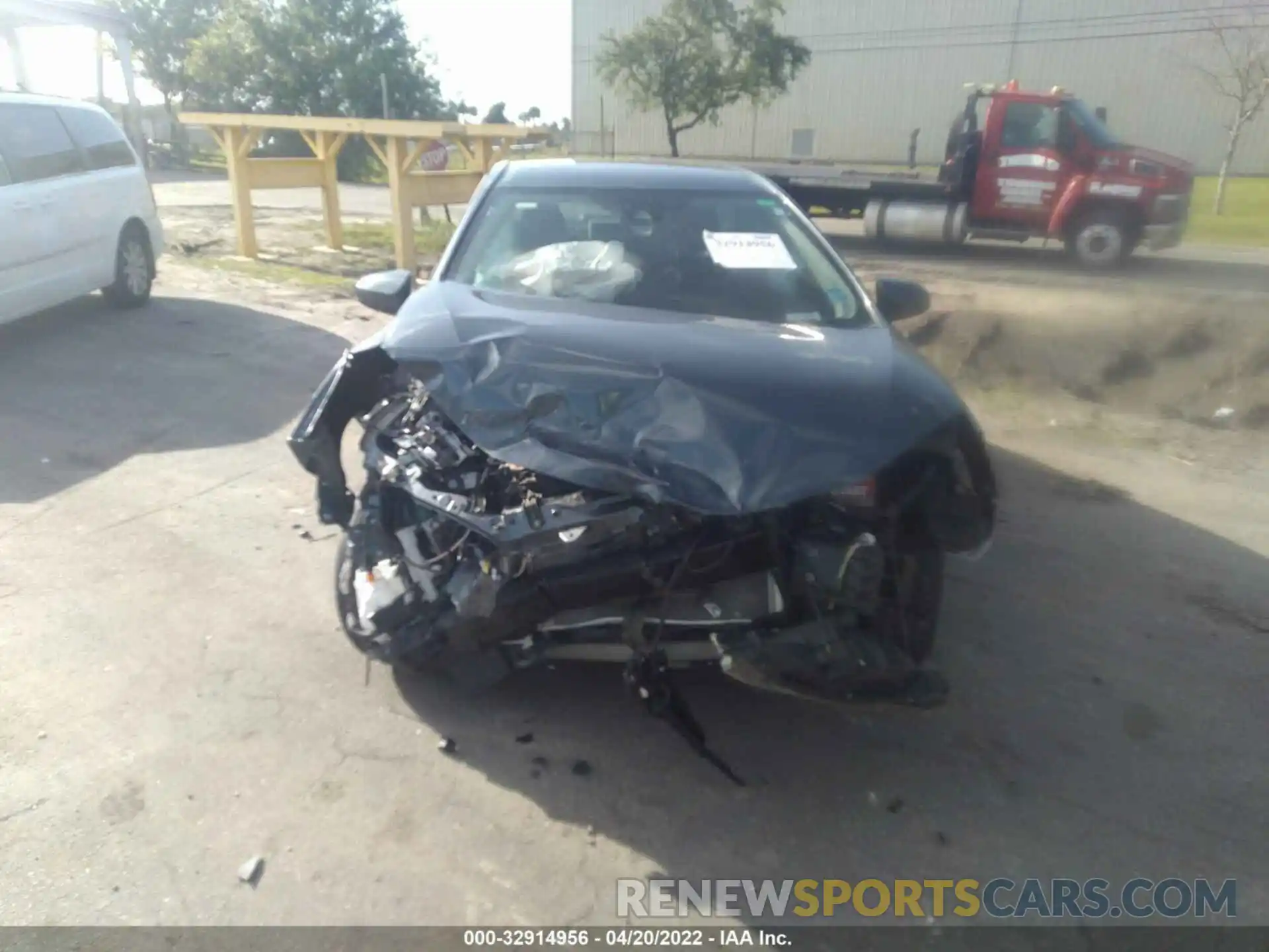 6 Photograph of a damaged car 2T1BURHE5KC194650 TOYOTA COROLLA 2019