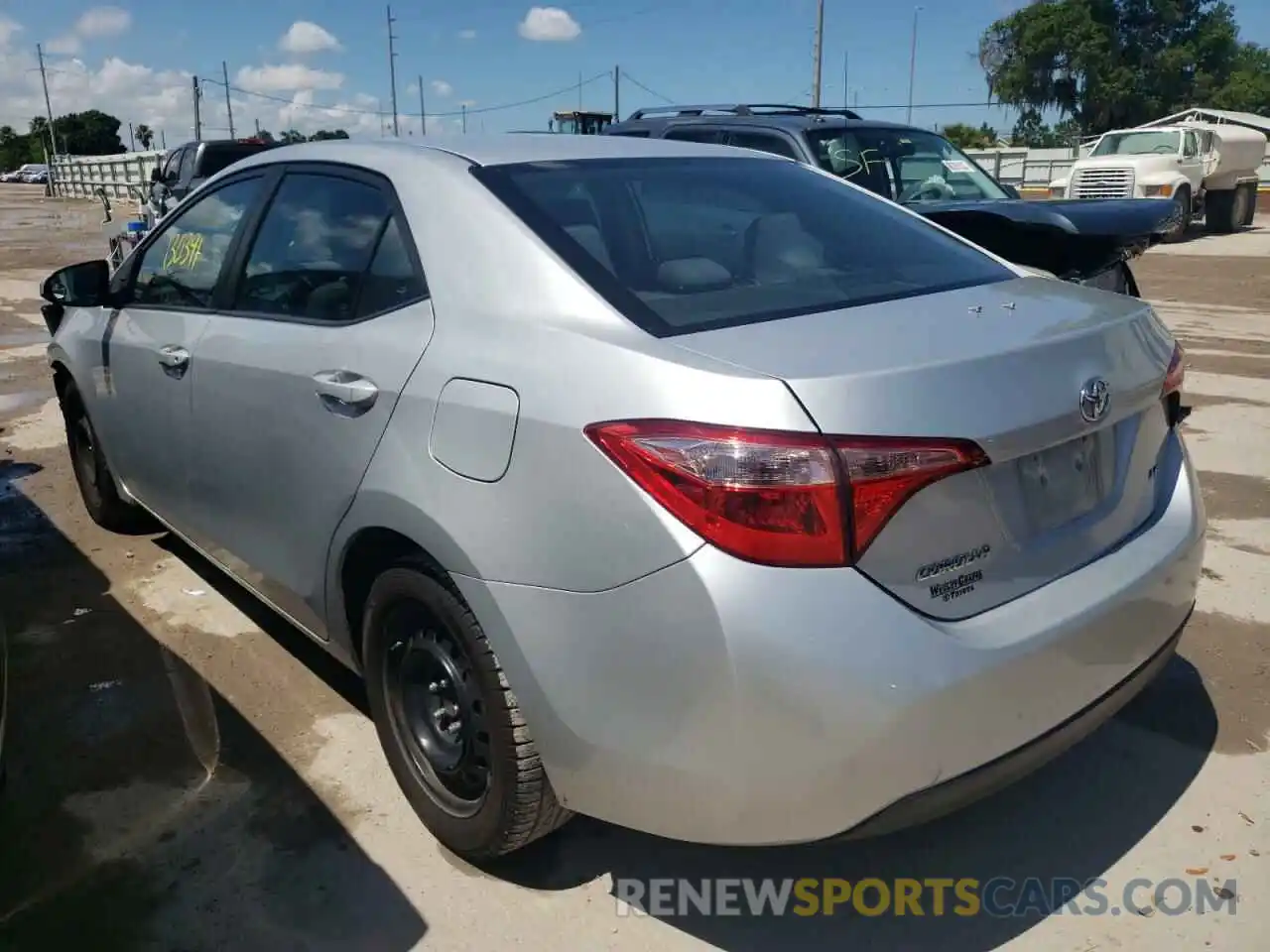 3 Photograph of a damaged car 2T1BURHE5KC195409 TOYOTA COROLLA 2019