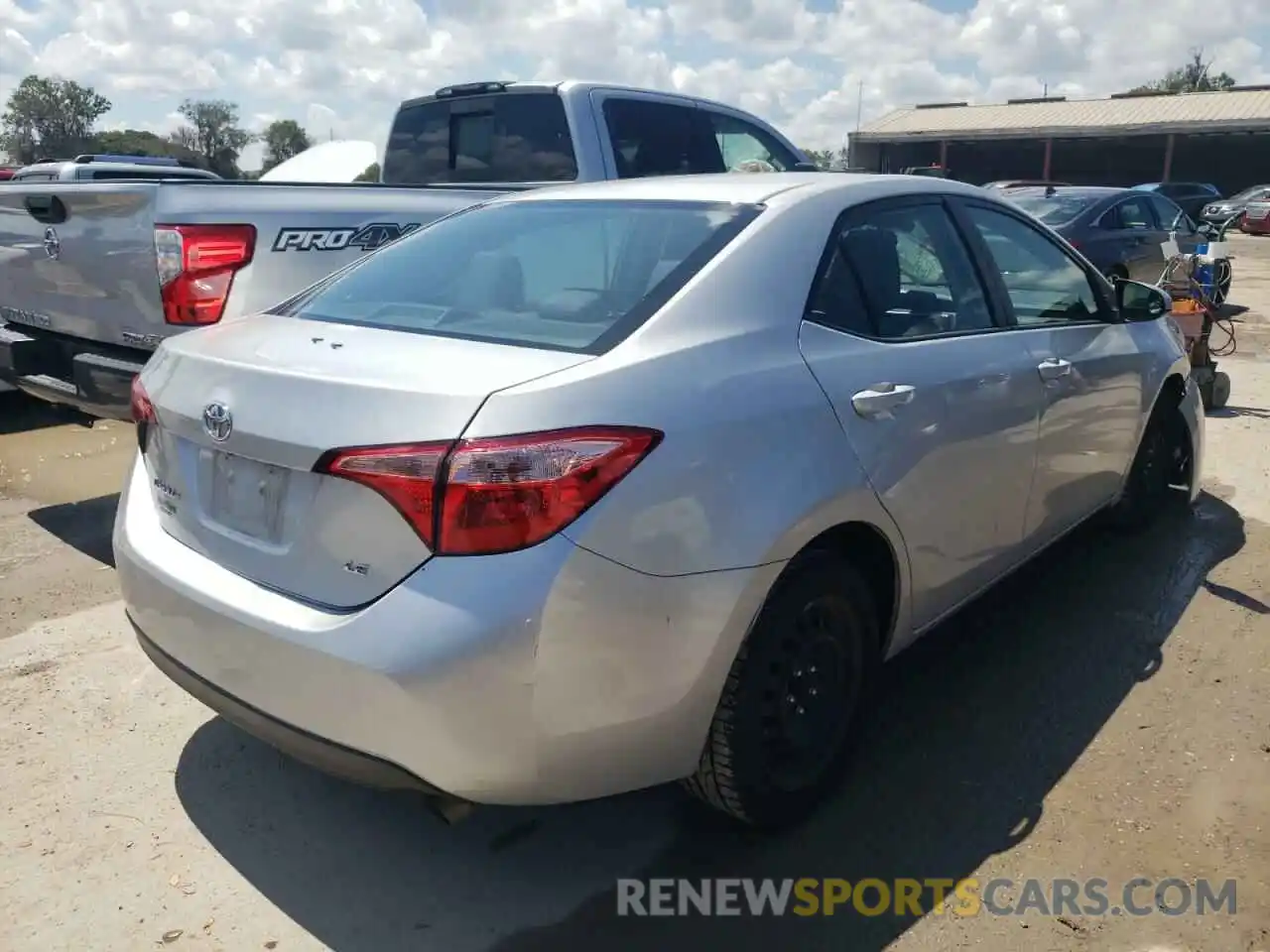 4 Photograph of a damaged car 2T1BURHE5KC195409 TOYOTA COROLLA 2019