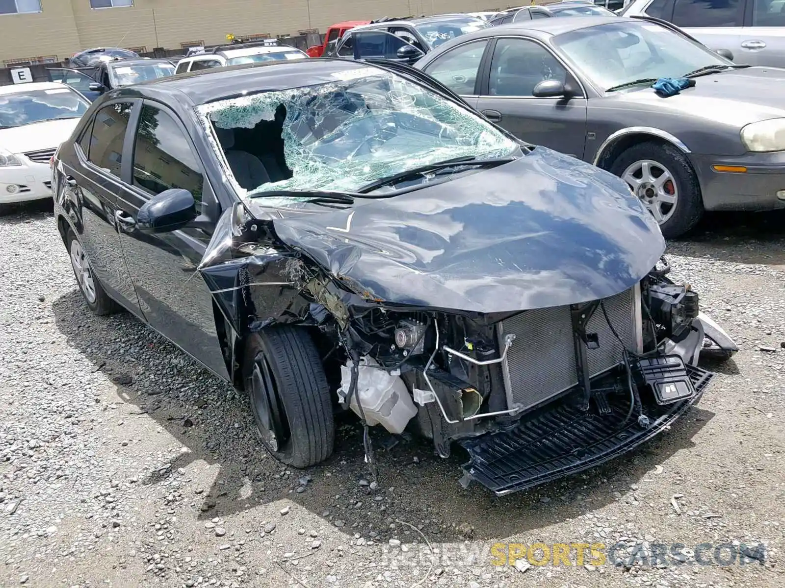 1 Photograph of a damaged car 2T1BURHE5KC195474 TOYOTA COROLLA 2019