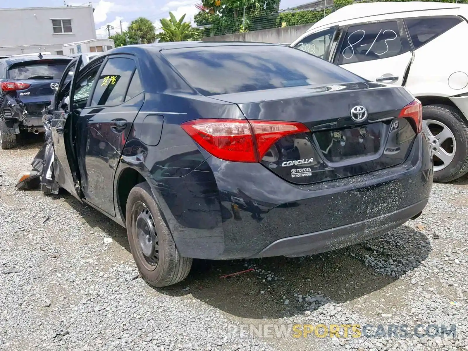 3 Photograph of a damaged car 2T1BURHE5KC195474 TOYOTA COROLLA 2019