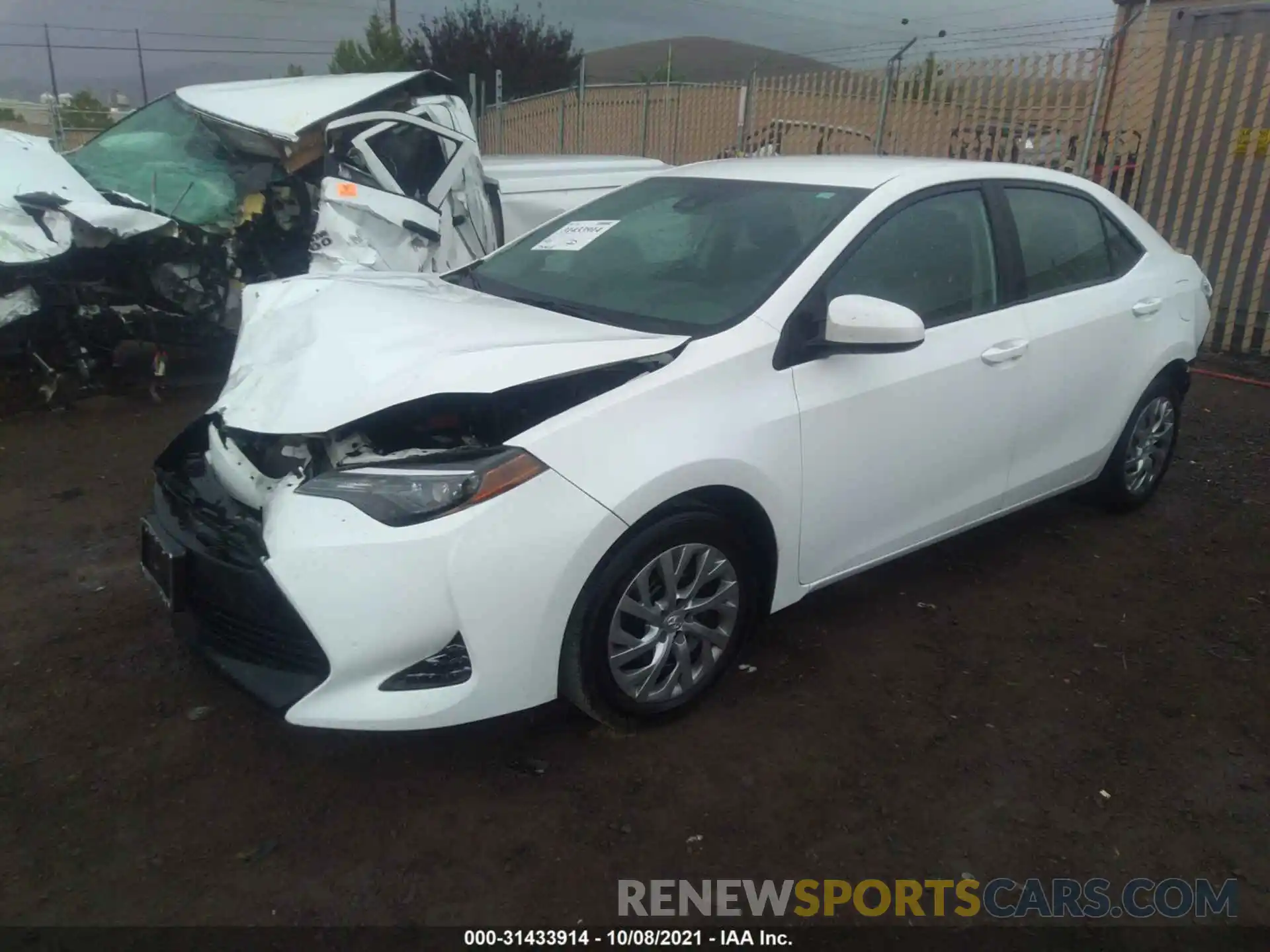 2 Photograph of a damaged car 2T1BURHE5KC196348 TOYOTA COROLLA 2019