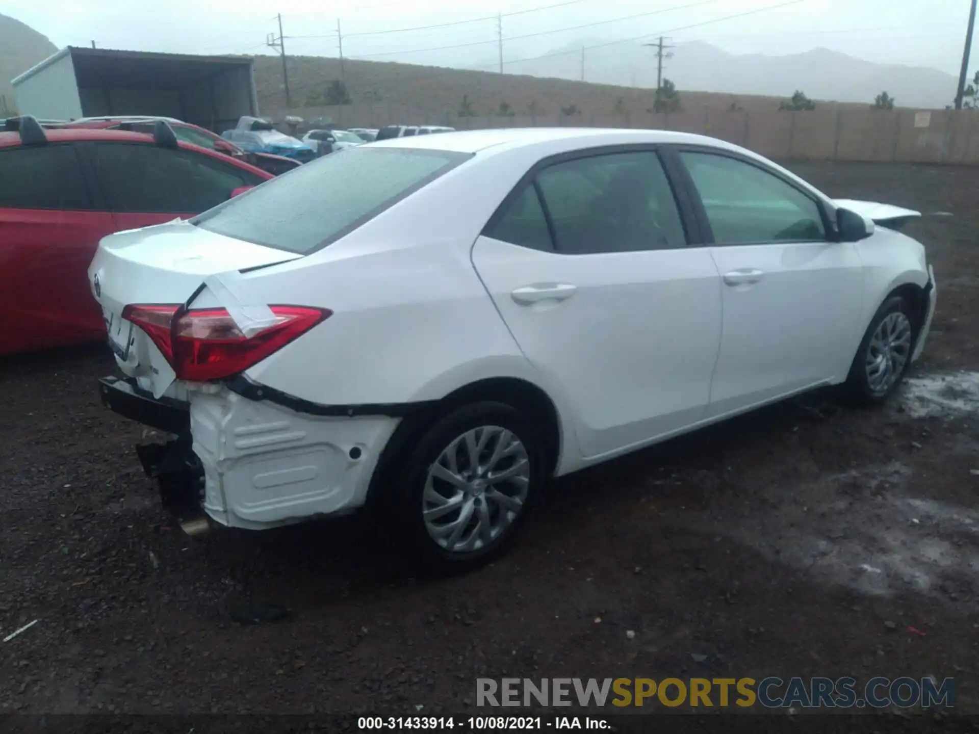 4 Photograph of a damaged car 2T1BURHE5KC196348 TOYOTA COROLLA 2019