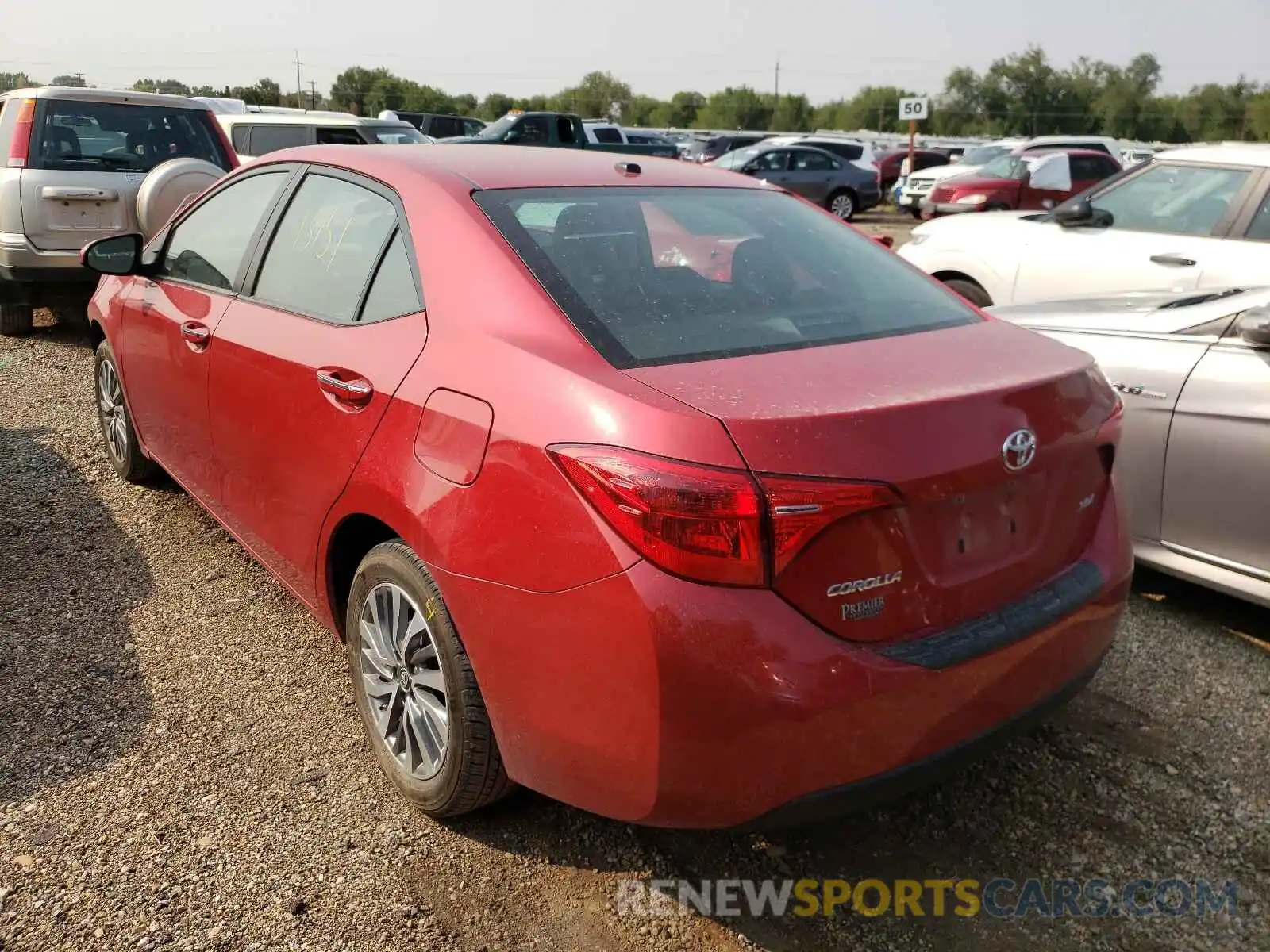 3 Photograph of a damaged car 2T1BURHE5KC196558 TOYOTA COROLLA 2019