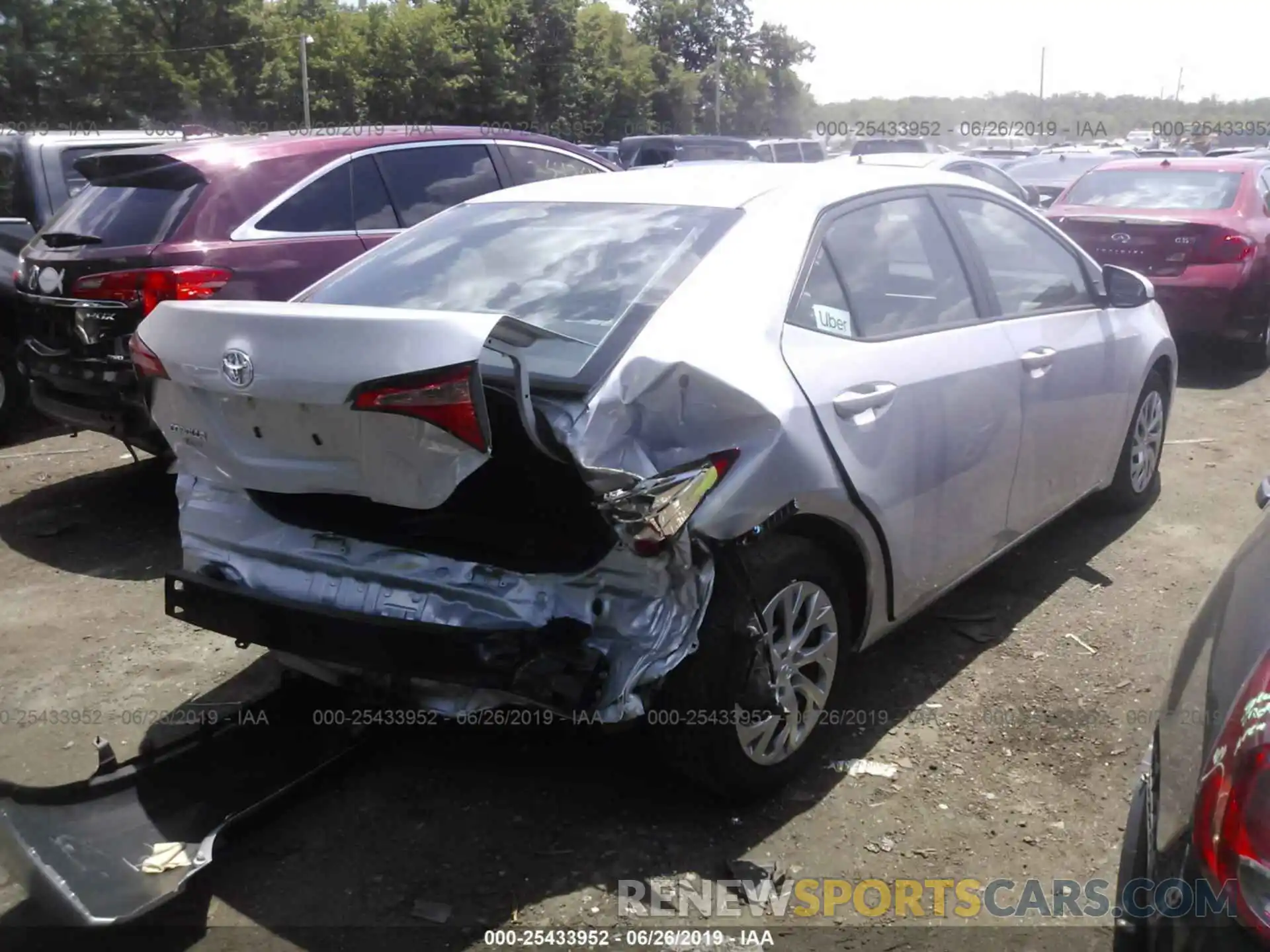 4 Photograph of a damaged car 2T1BURHE5KC196592 TOYOTA COROLLA 2019