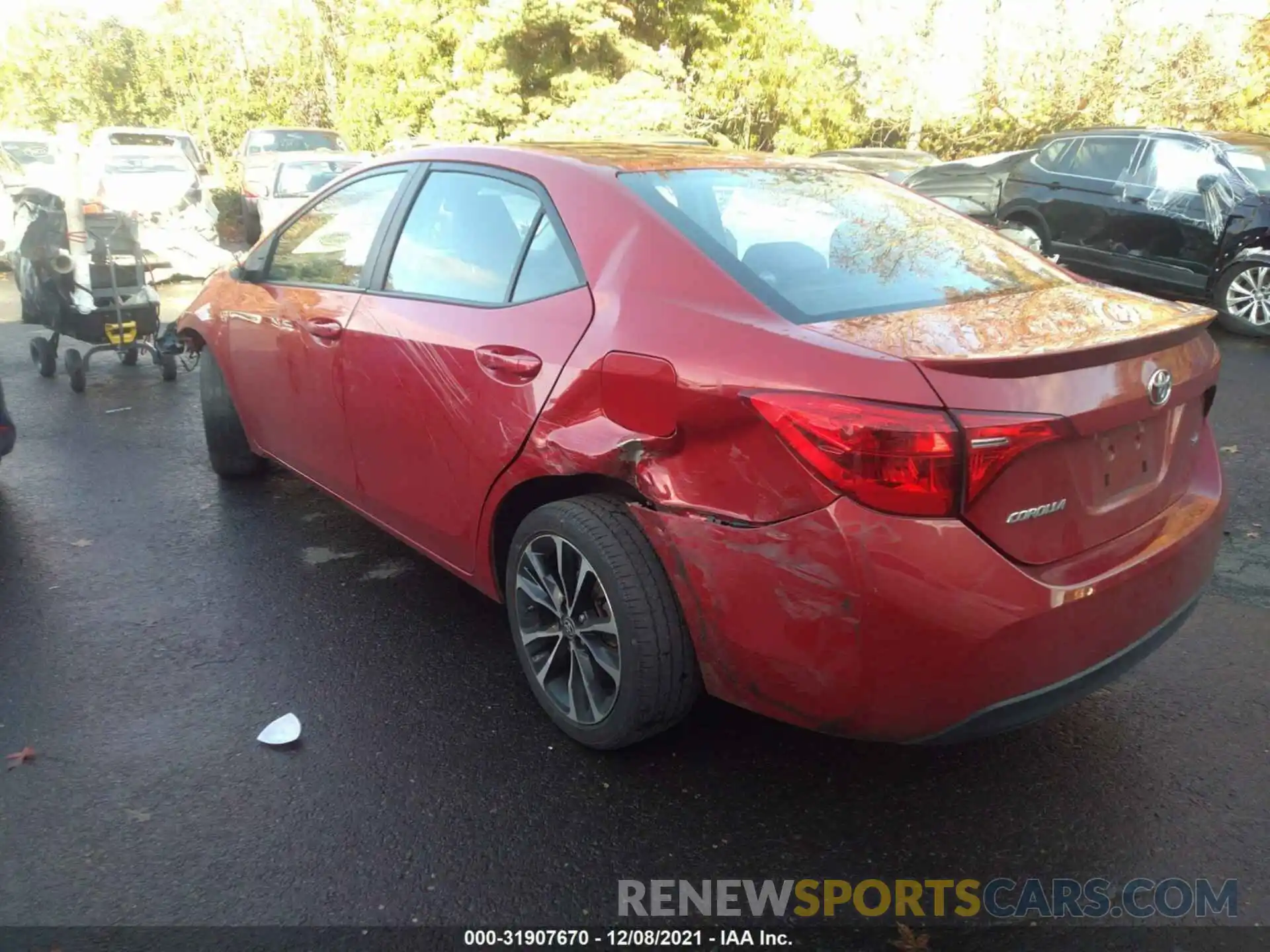 3 Photograph of a damaged car 2T1BURHE5KC197421 TOYOTA COROLLA 2019