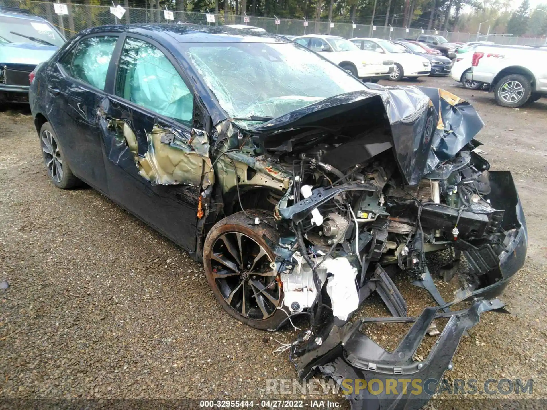 1 Photograph of a damaged car 2T1BURHE5KC197645 TOYOTA COROLLA 2019