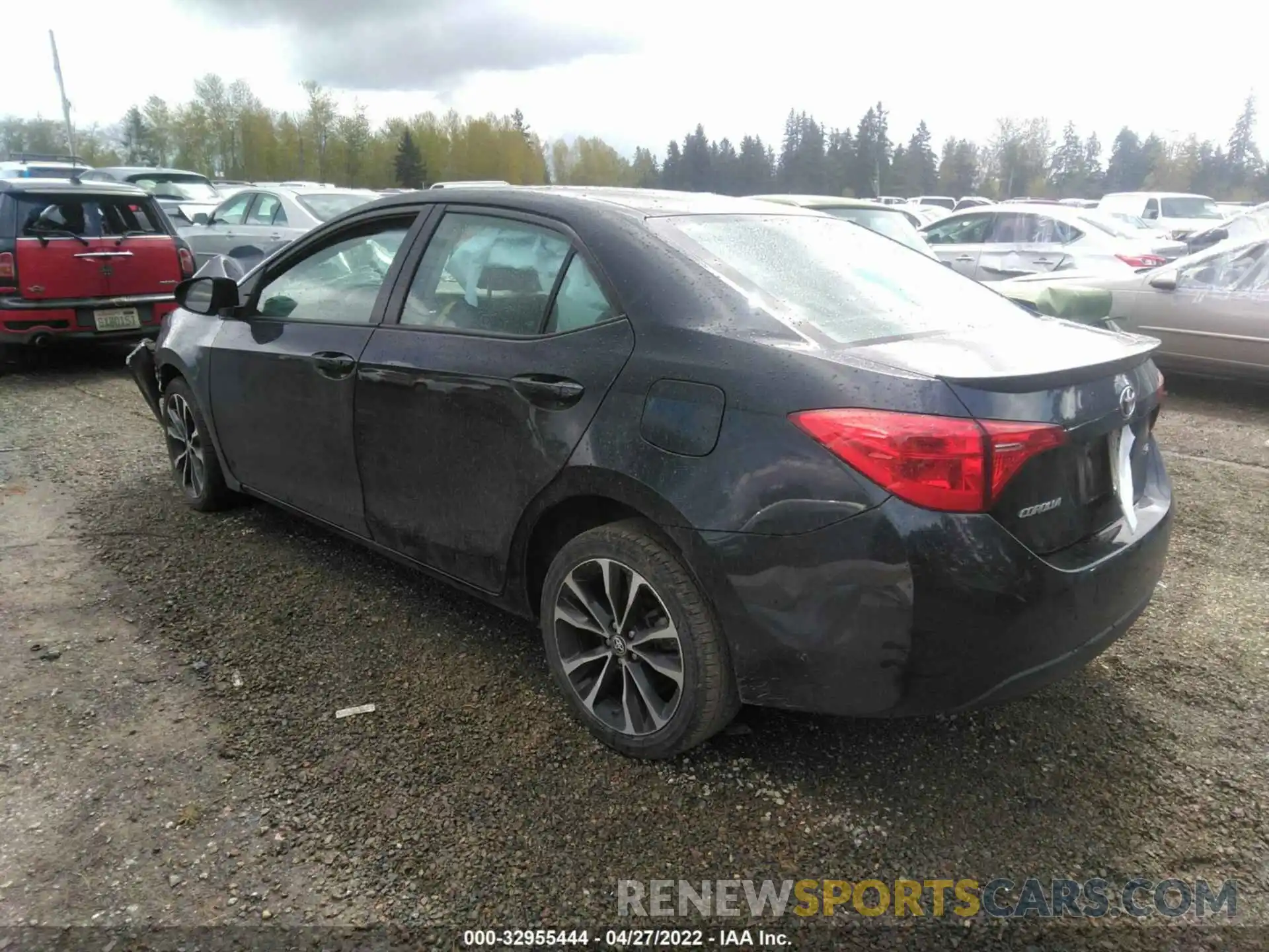 3 Photograph of a damaged car 2T1BURHE5KC197645 TOYOTA COROLLA 2019