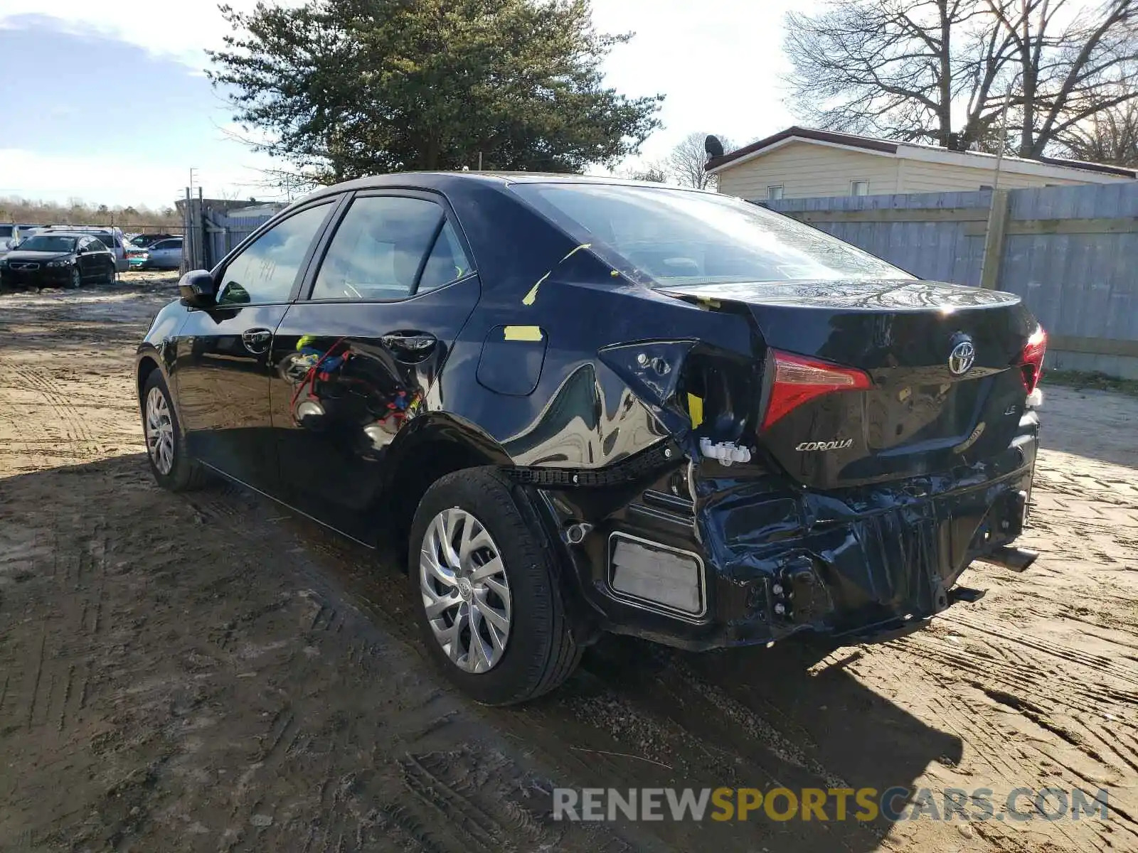 3 Photograph of a damaged car 2T1BURHE5KC198102 TOYOTA COROLLA 2019