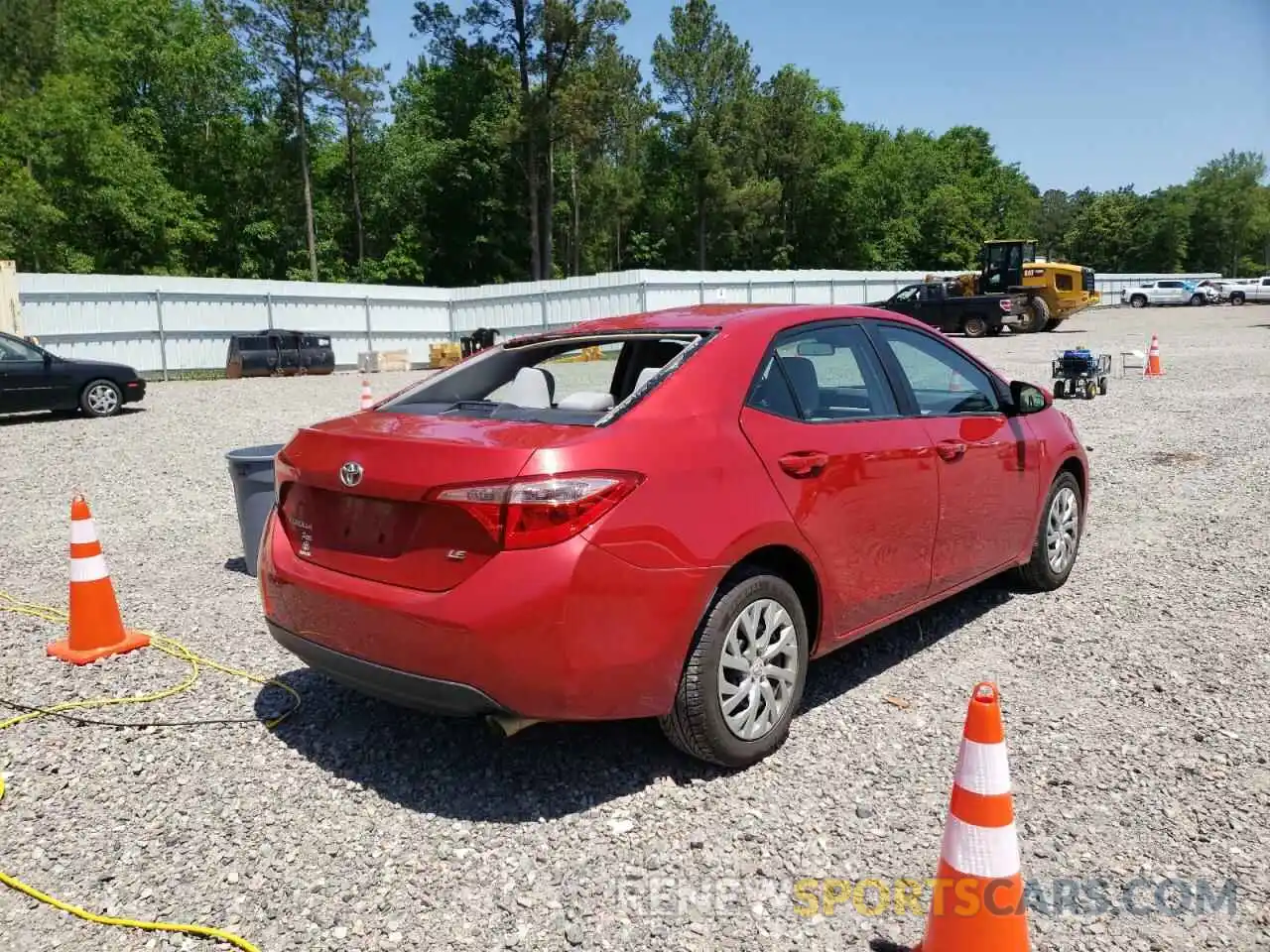 4 Photograph of a damaged car 2T1BURHE5KC198262 TOYOTA COROLLA 2019