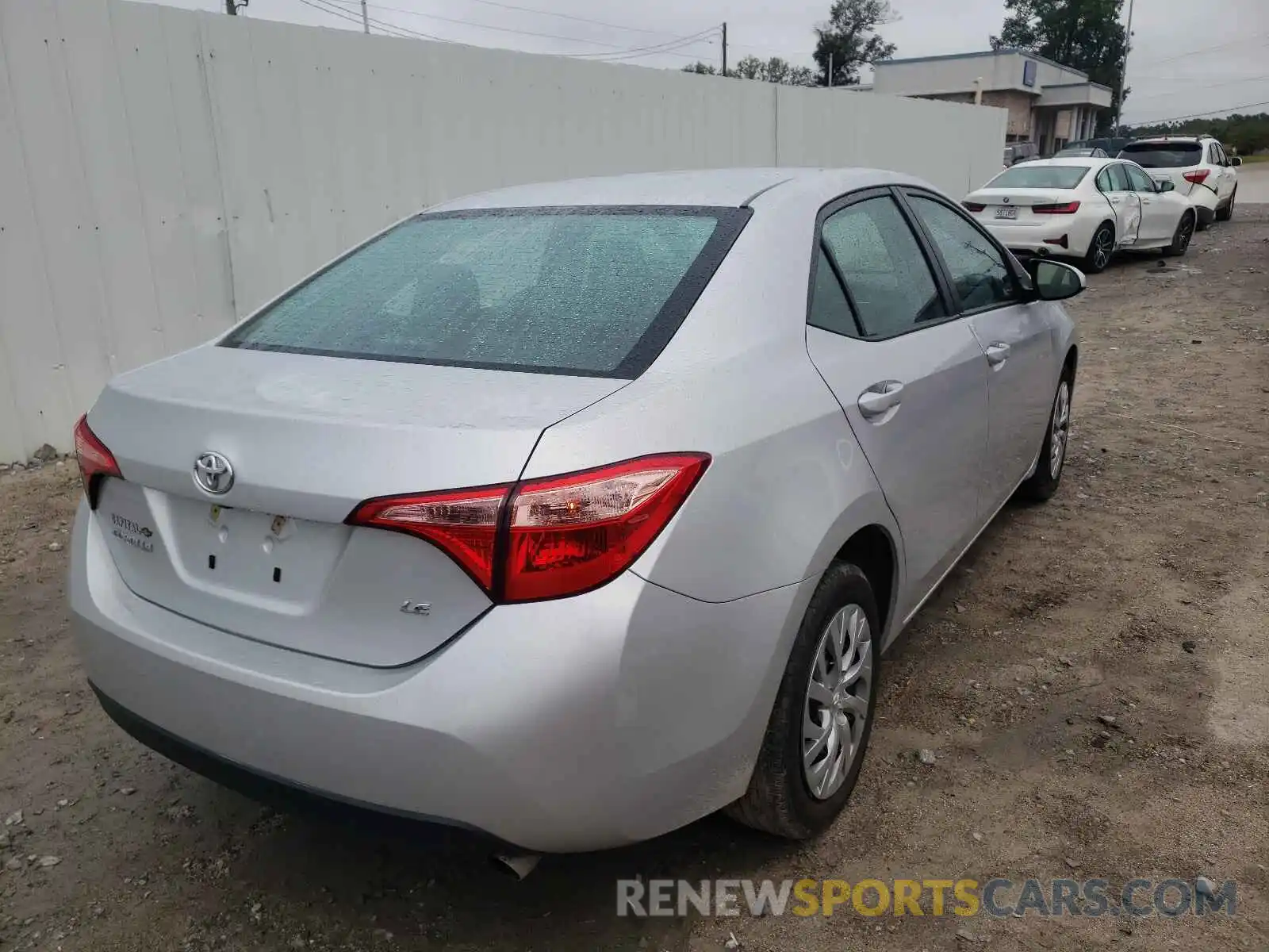 4 Photograph of a damaged car 2T1BURHE5KC198388 TOYOTA COROLLA 2019