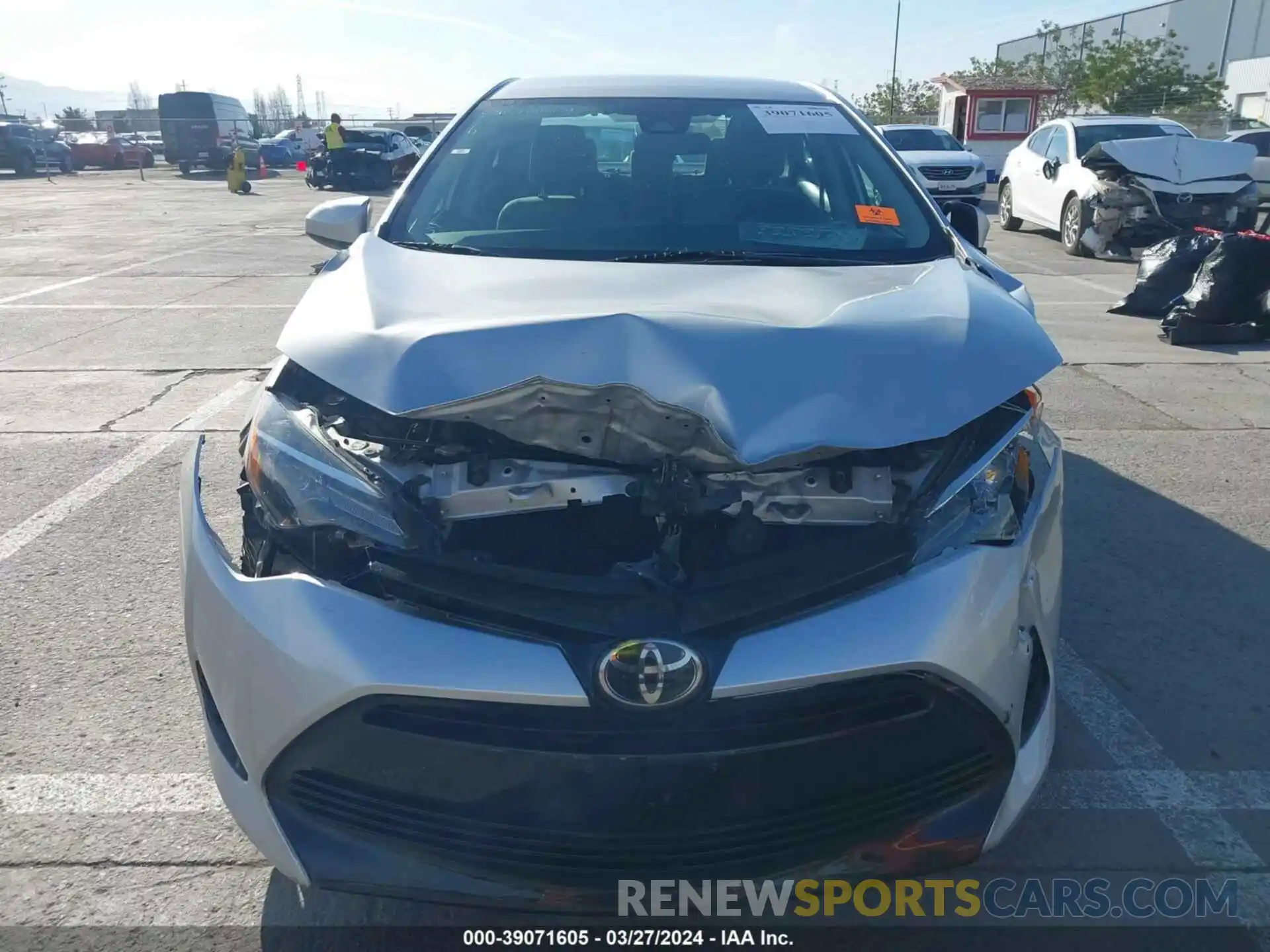 12 Photograph of a damaged car 2T1BURHE5KC198567 TOYOTA COROLLA 2019