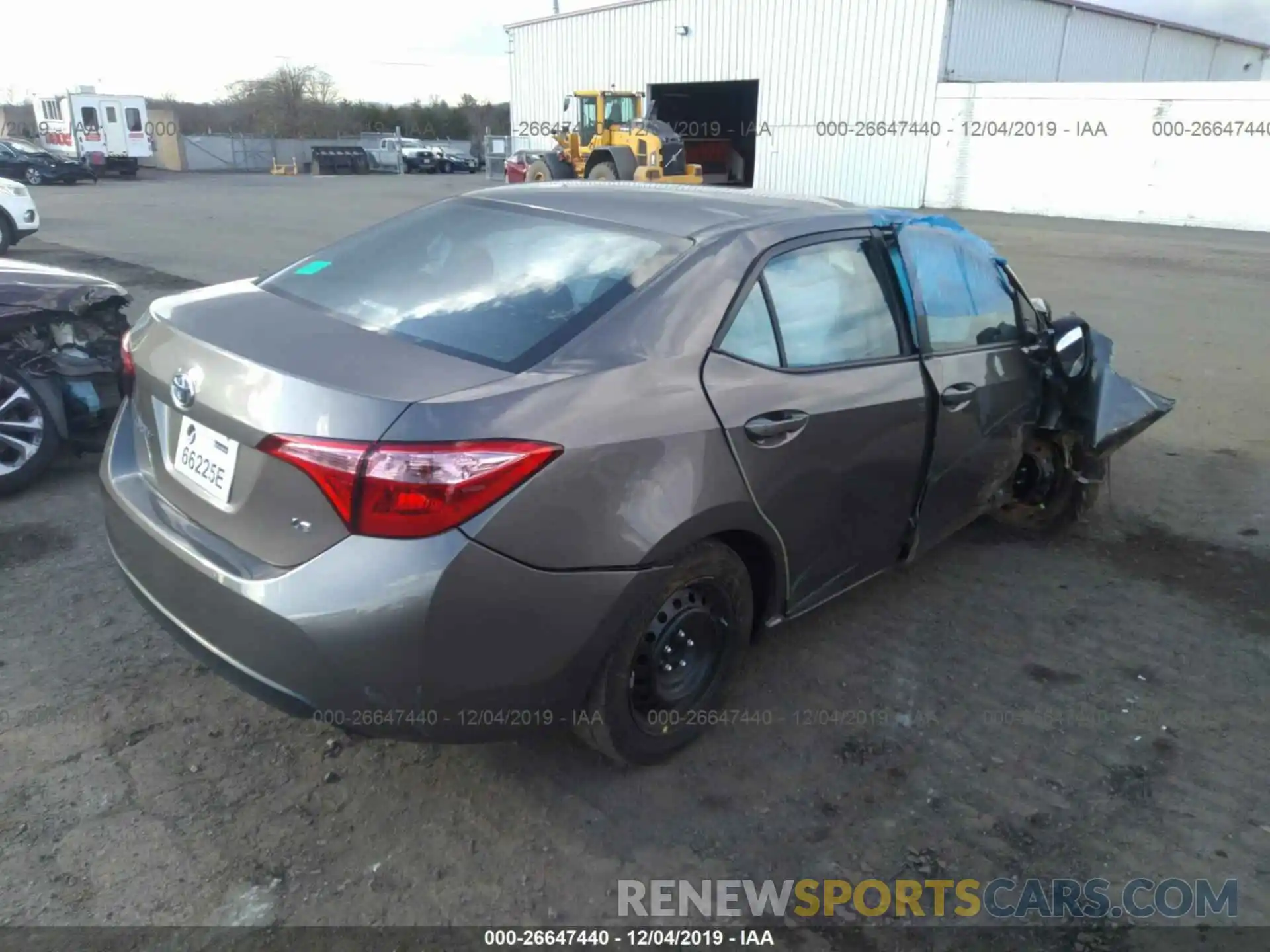 4 Photograph of a damaged car 2T1BURHE5KC198651 TOYOTA COROLLA 2019