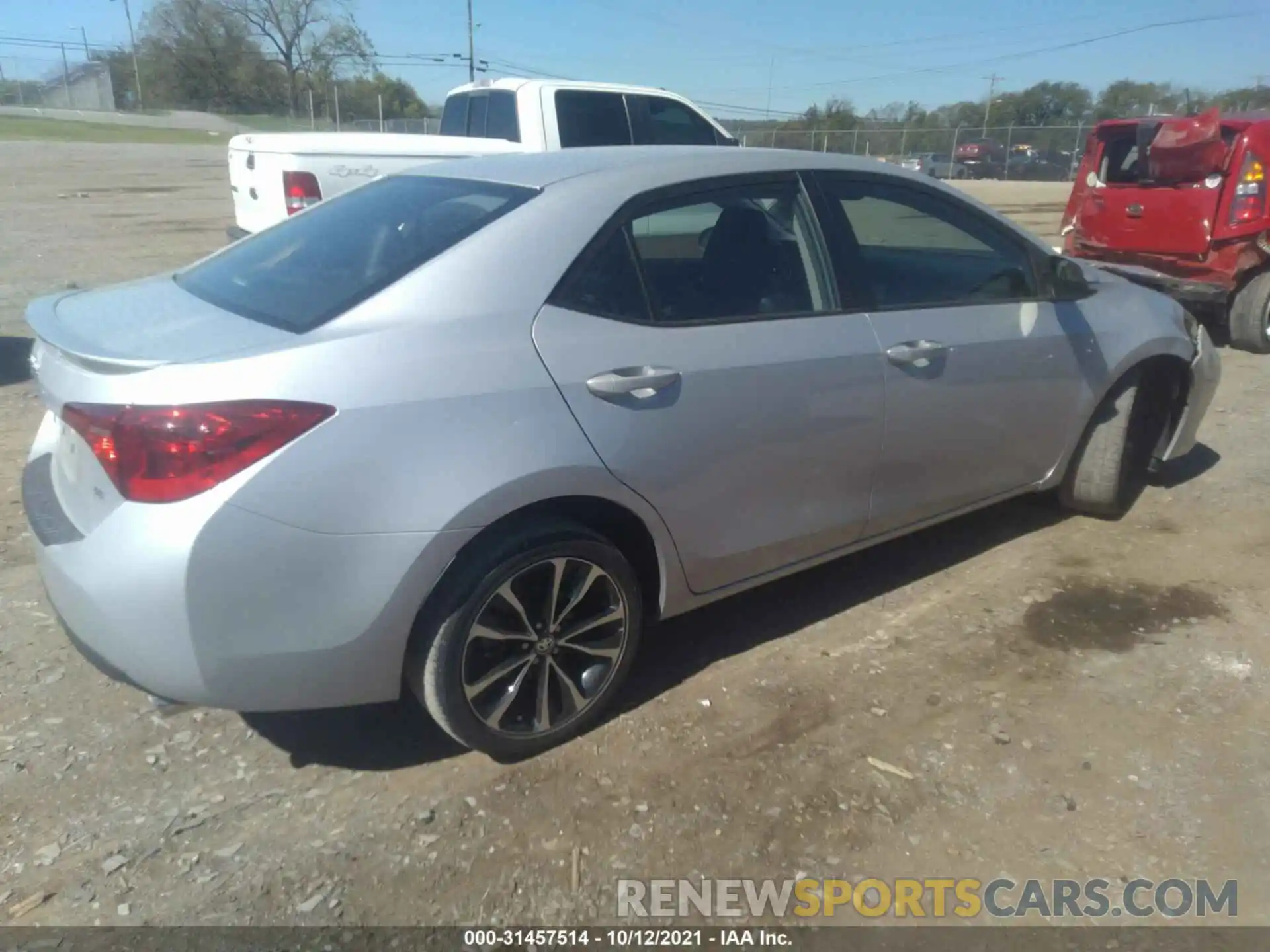 4 Photograph of a damaged car 2T1BURHE5KC199539 TOYOTA COROLLA 2019