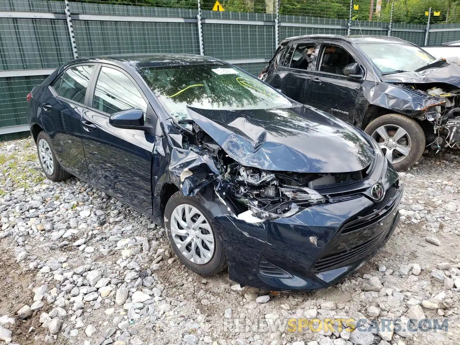 1 Photograph of a damaged car 2T1BURHE5KC199590 TOYOTA COROLLA 2019