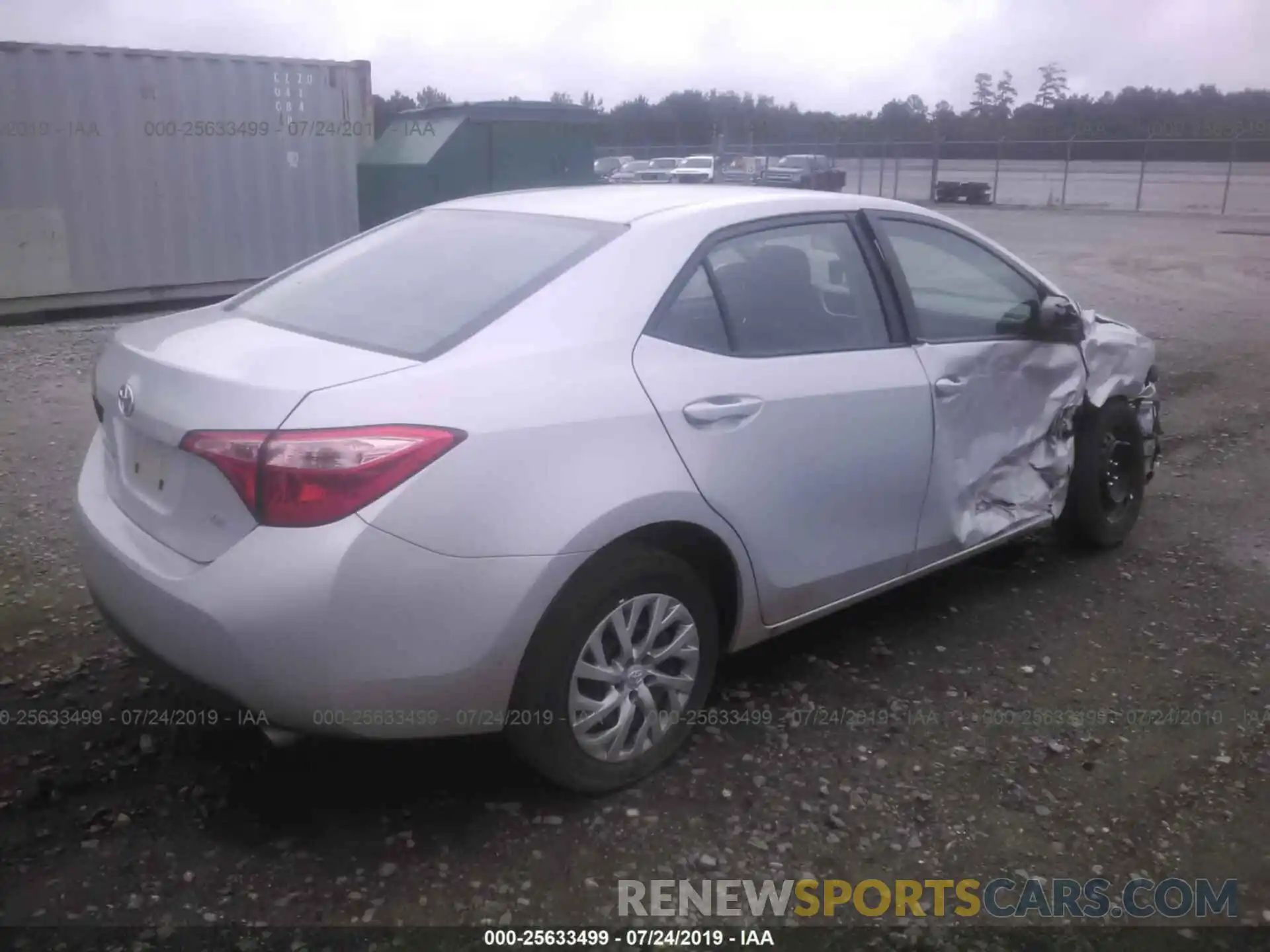 4 Photograph of a damaged car 2T1BURHE5KC200575 TOYOTA COROLLA 2019