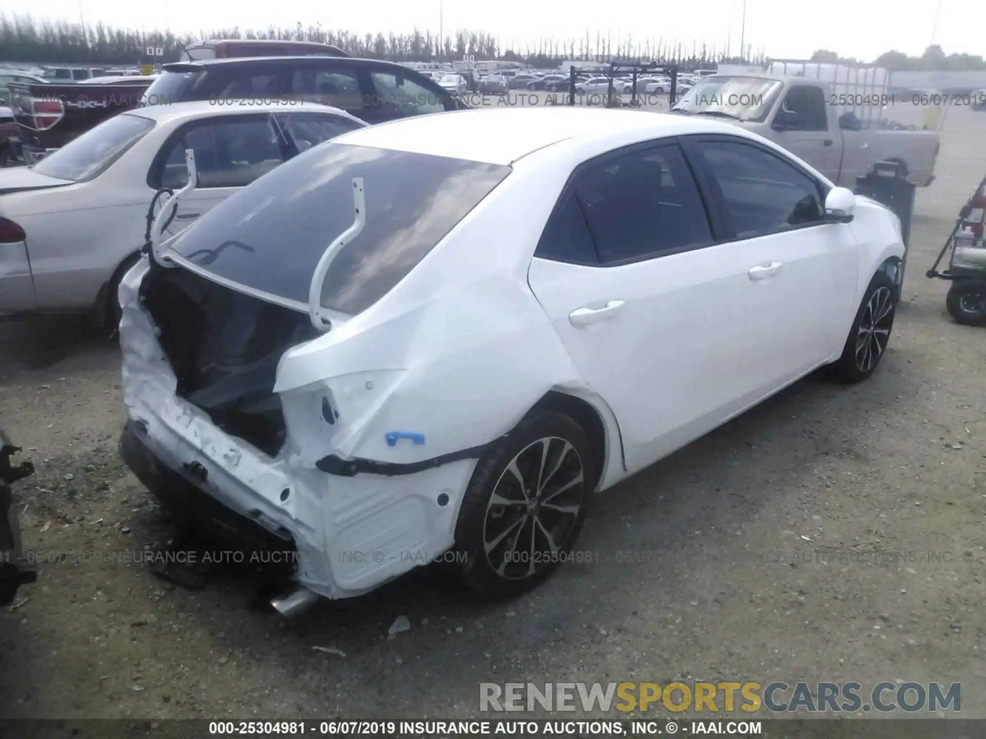 4 Фотография поврежденного автомобиля 2T1BURHE5KC200804 TOYOTA COROLLA 2019