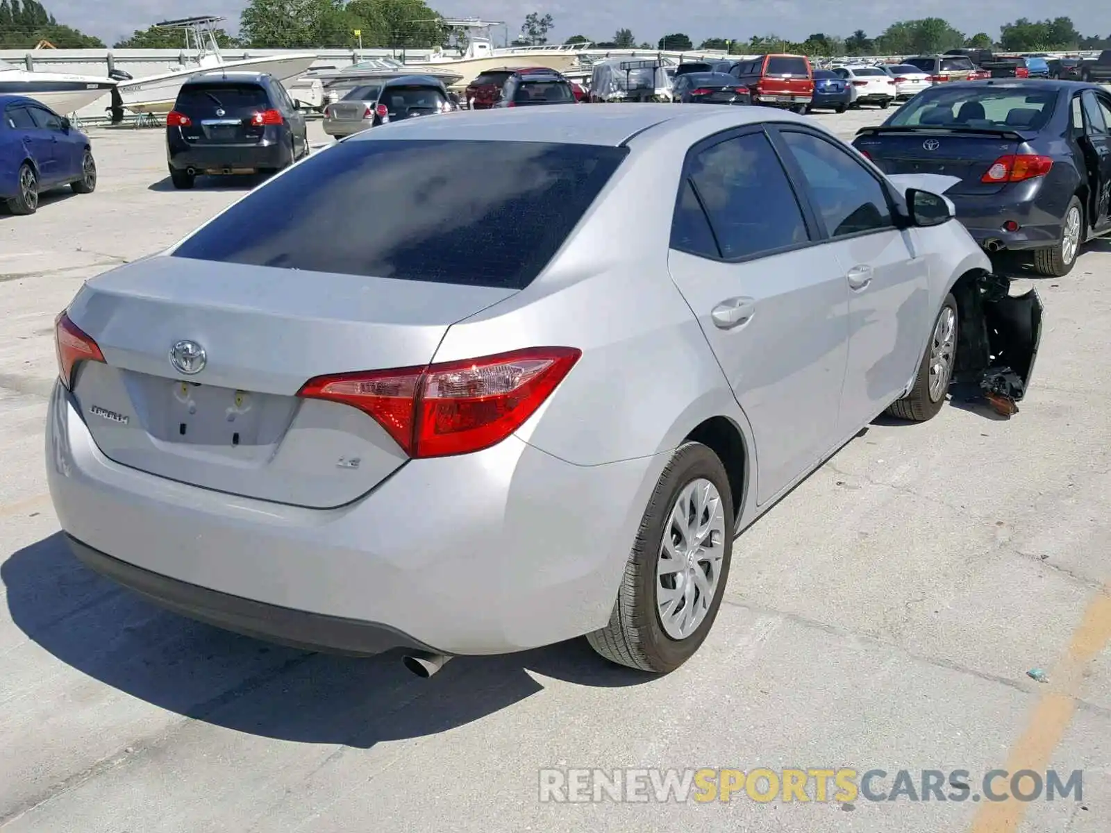 4 Photograph of a damaged car 2T1BURHE5KC201077 TOYOTA COROLLA 2019