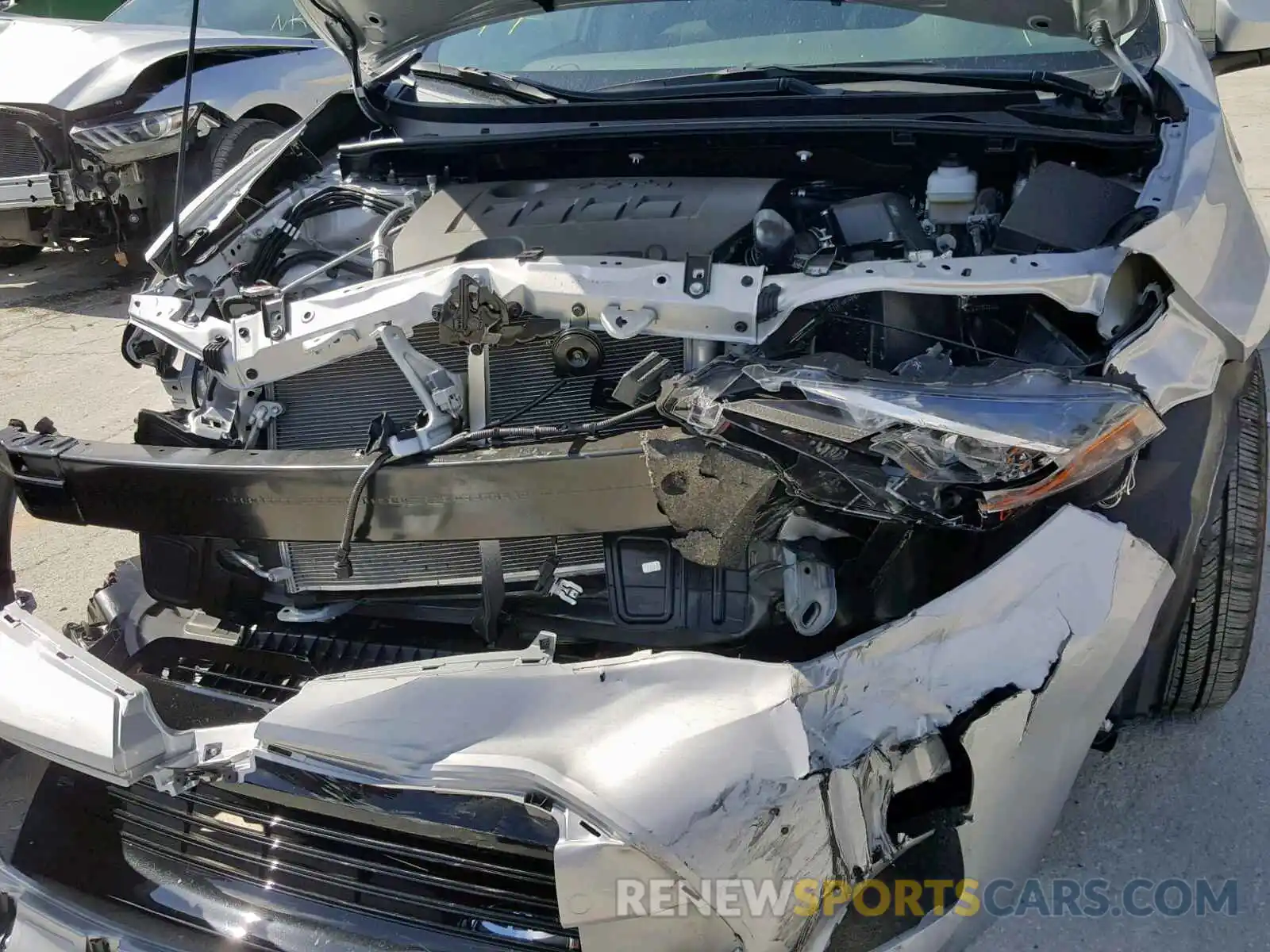 9 Photograph of a damaged car 2T1BURHE5KC201077 TOYOTA COROLLA 2019