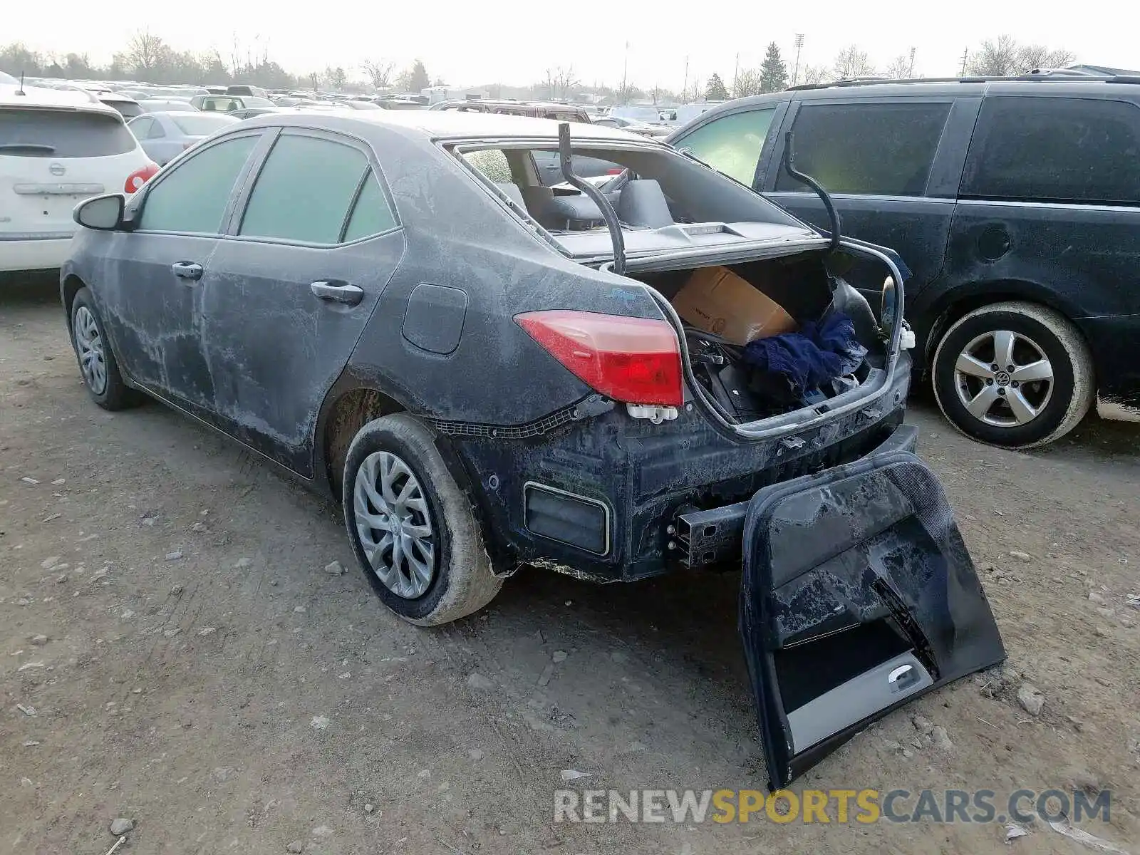 3 Photograph of a damaged car 2T1BURHE5KC201368 TOYOTA COROLLA 2019