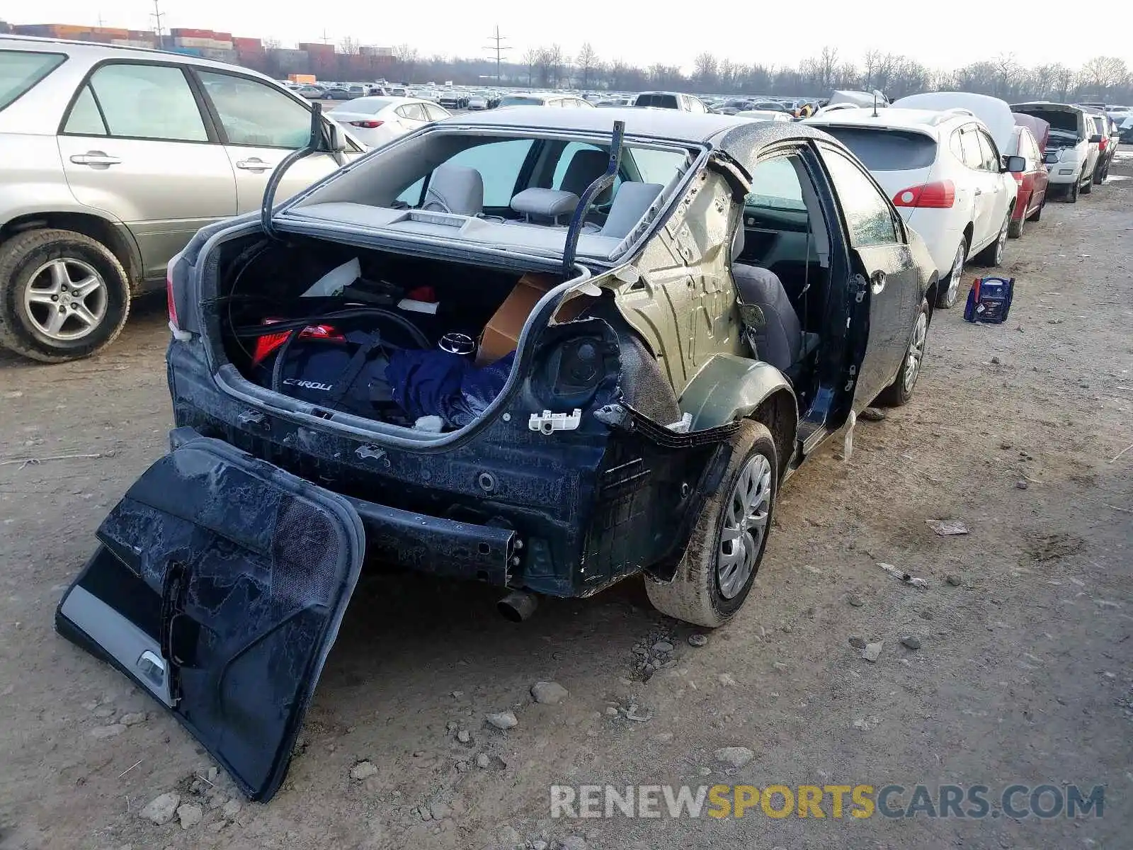 4 Photograph of a damaged car 2T1BURHE5KC201368 TOYOTA COROLLA 2019