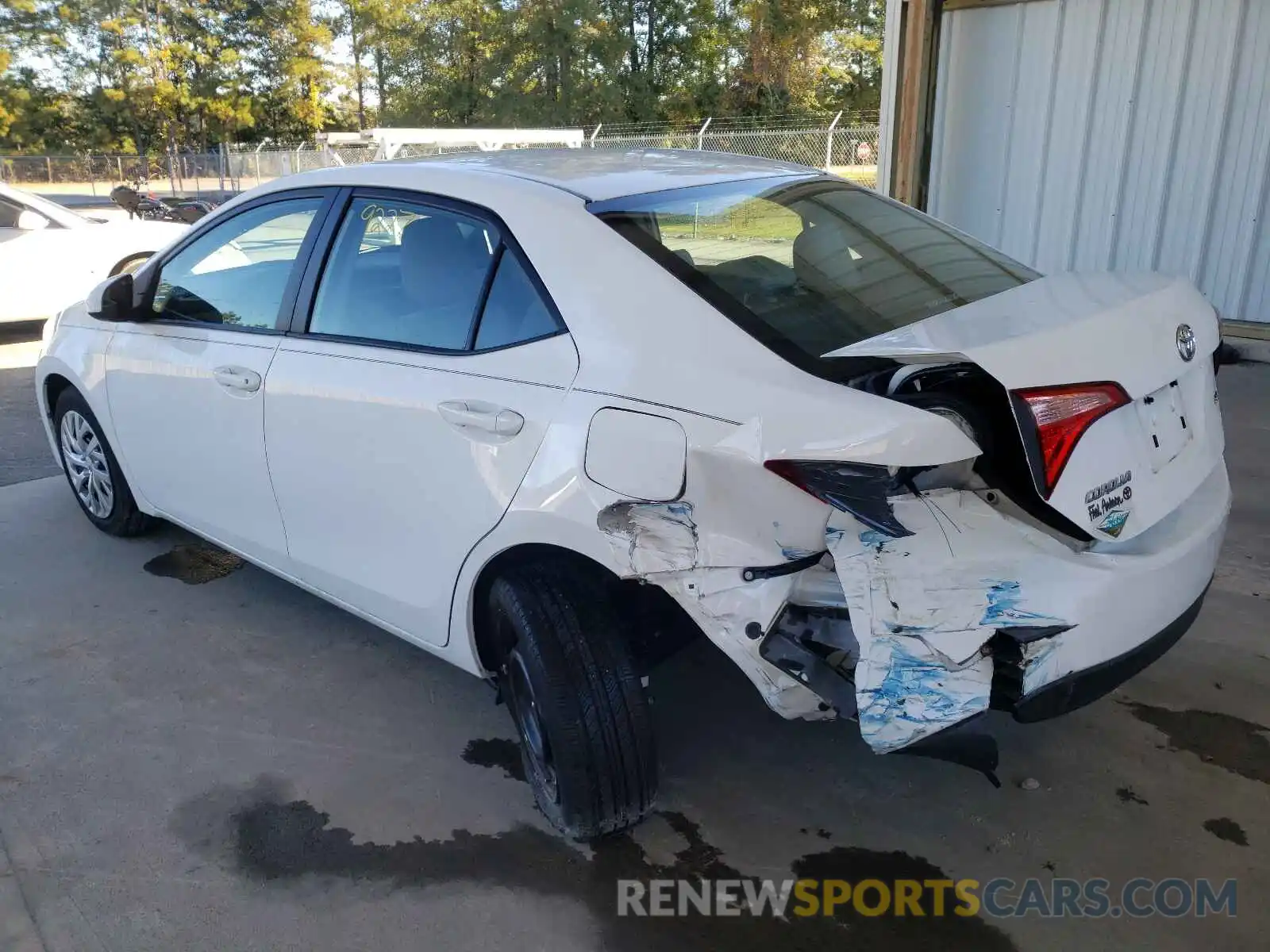 3 Photograph of a damaged car 2T1BURHE5KC201855 TOYOTA COROLLA 2019