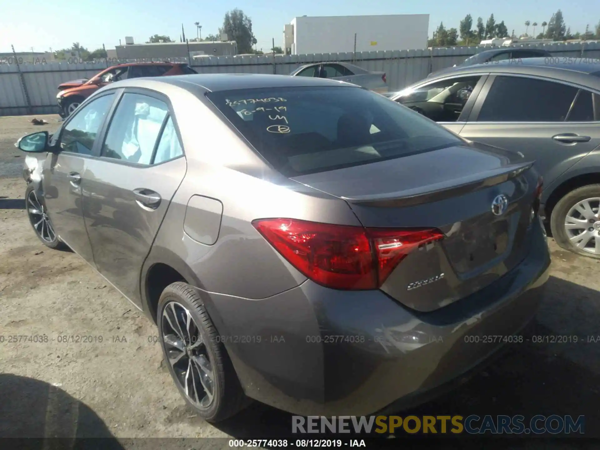 3 Photograph of a damaged car 2T1BURHE5KC202052 TOYOTA COROLLA 2019