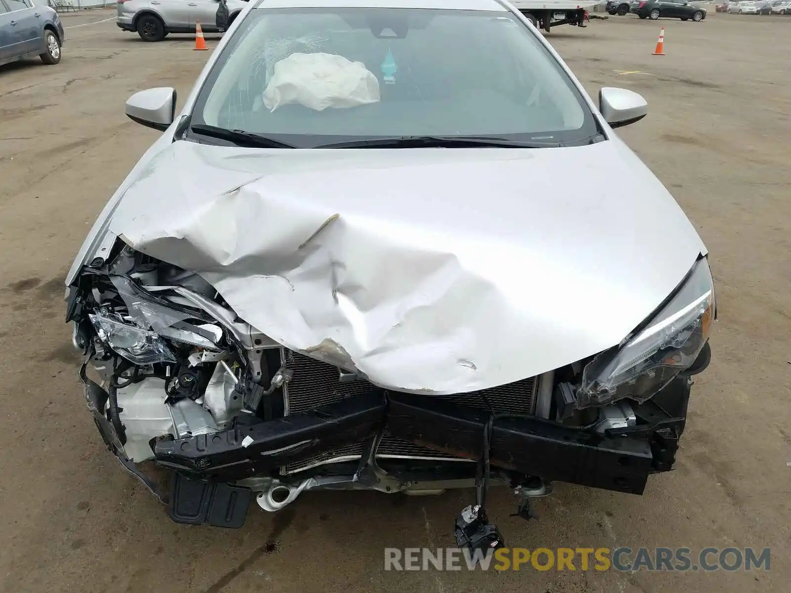 9 Photograph of a damaged car 2T1BURHE5KC202732 TOYOTA COROLLA 2019