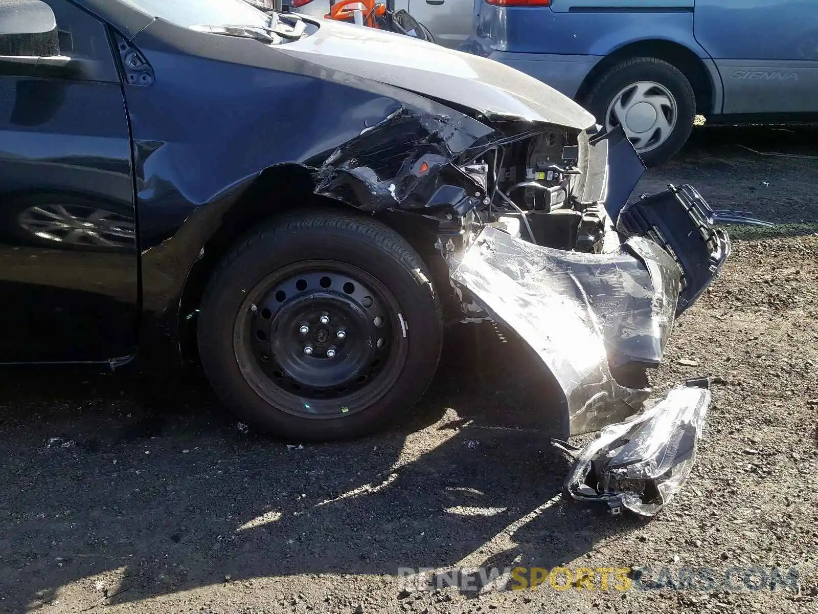 9 Photograph of a damaged car 2T1BURHE5KC203041 TOYOTA COROLLA 2019