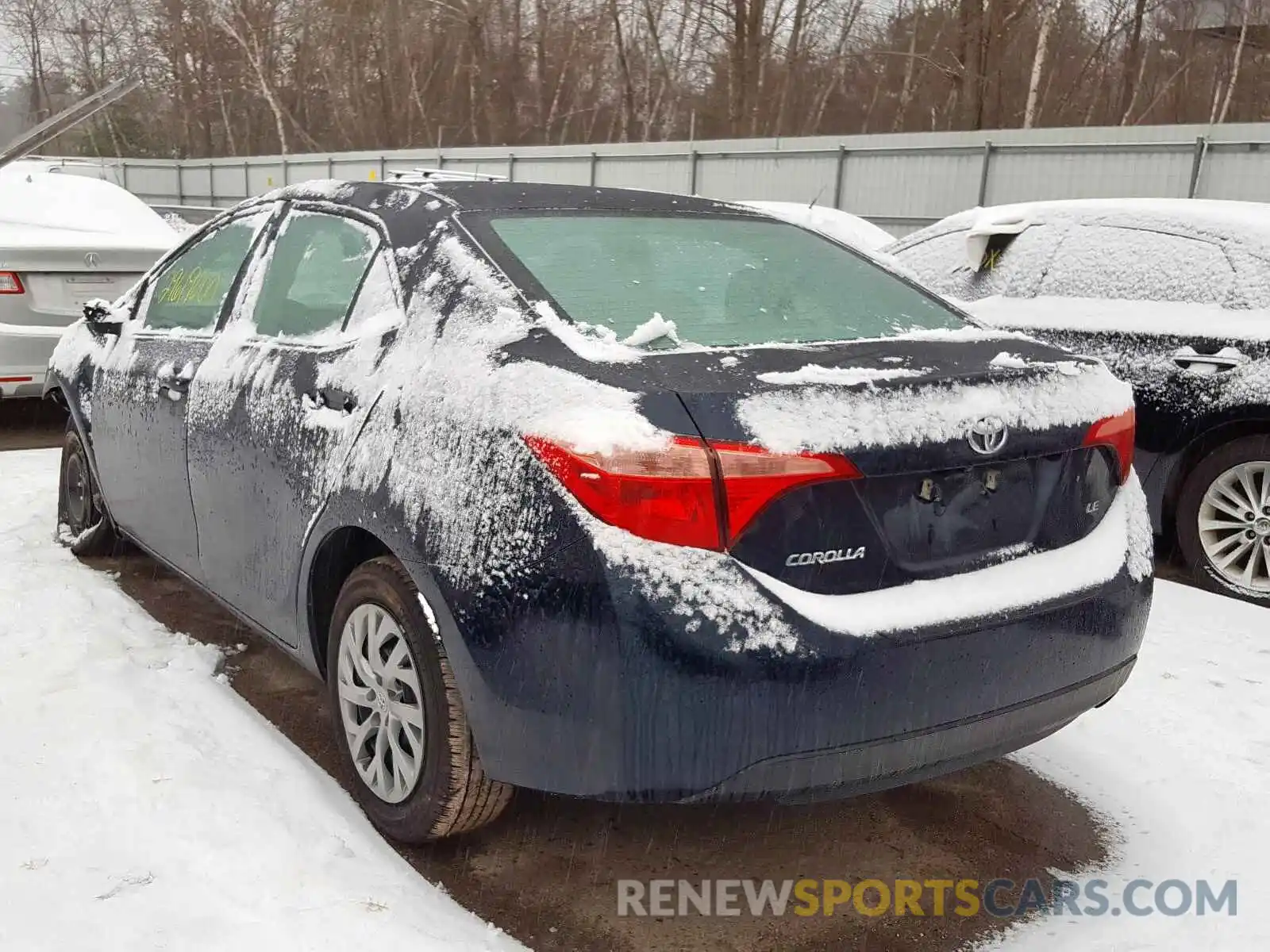 3 Photograph of a damaged car 2T1BURHE5KC203072 TOYOTA COROLLA 2019