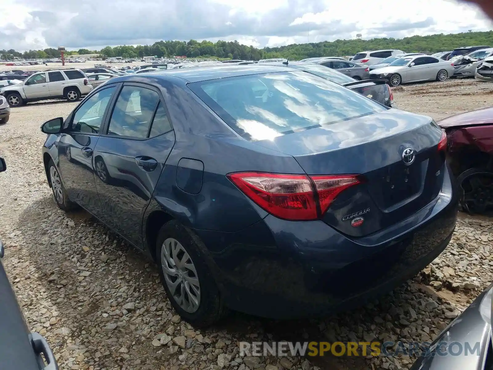 3 Photograph of a damaged car 2T1BURHE5KC204299 TOYOTA COROLLA 2019