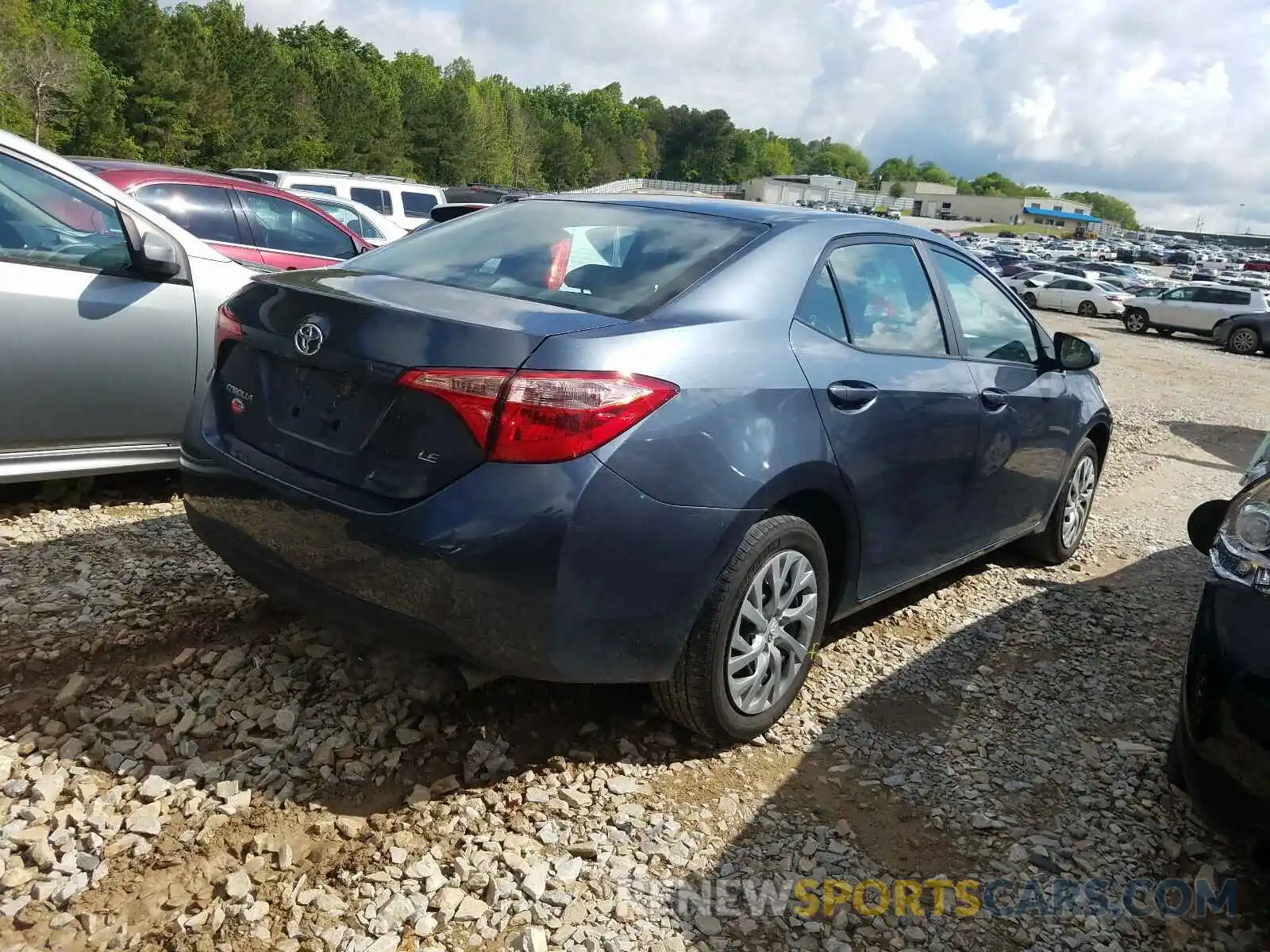 4 Photograph of a damaged car 2T1BURHE5KC204299 TOYOTA COROLLA 2019