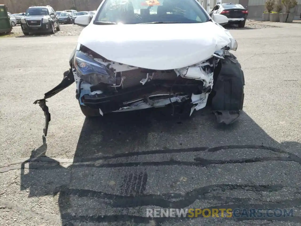 9 Photograph of a damaged car 2T1BURHE5KC204559 TOYOTA COROLLA 2019