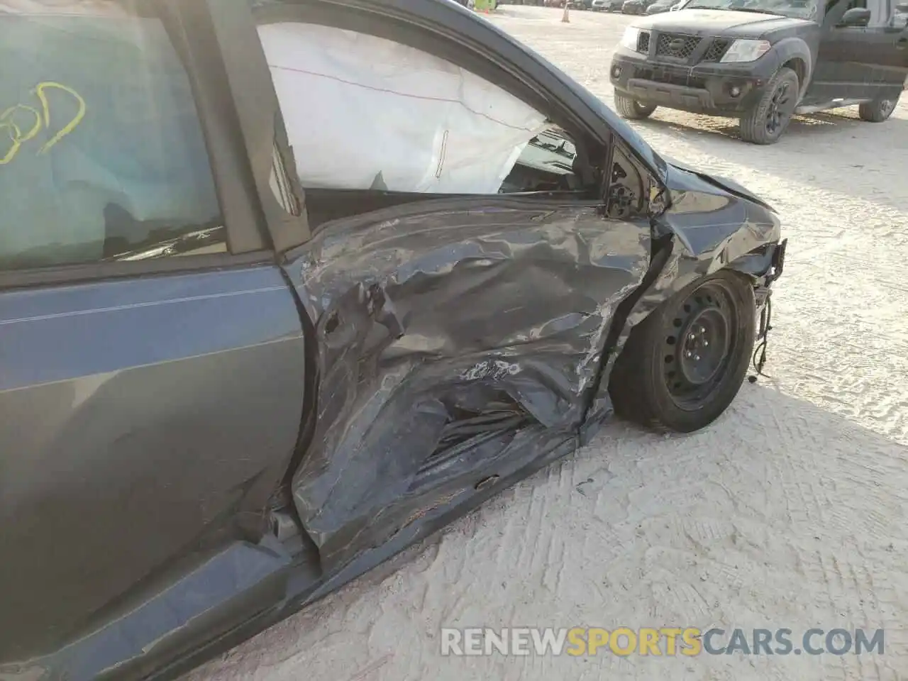 9 Photograph of a damaged car 2T1BURHE5KC204867 TOYOTA COROLLA 2019