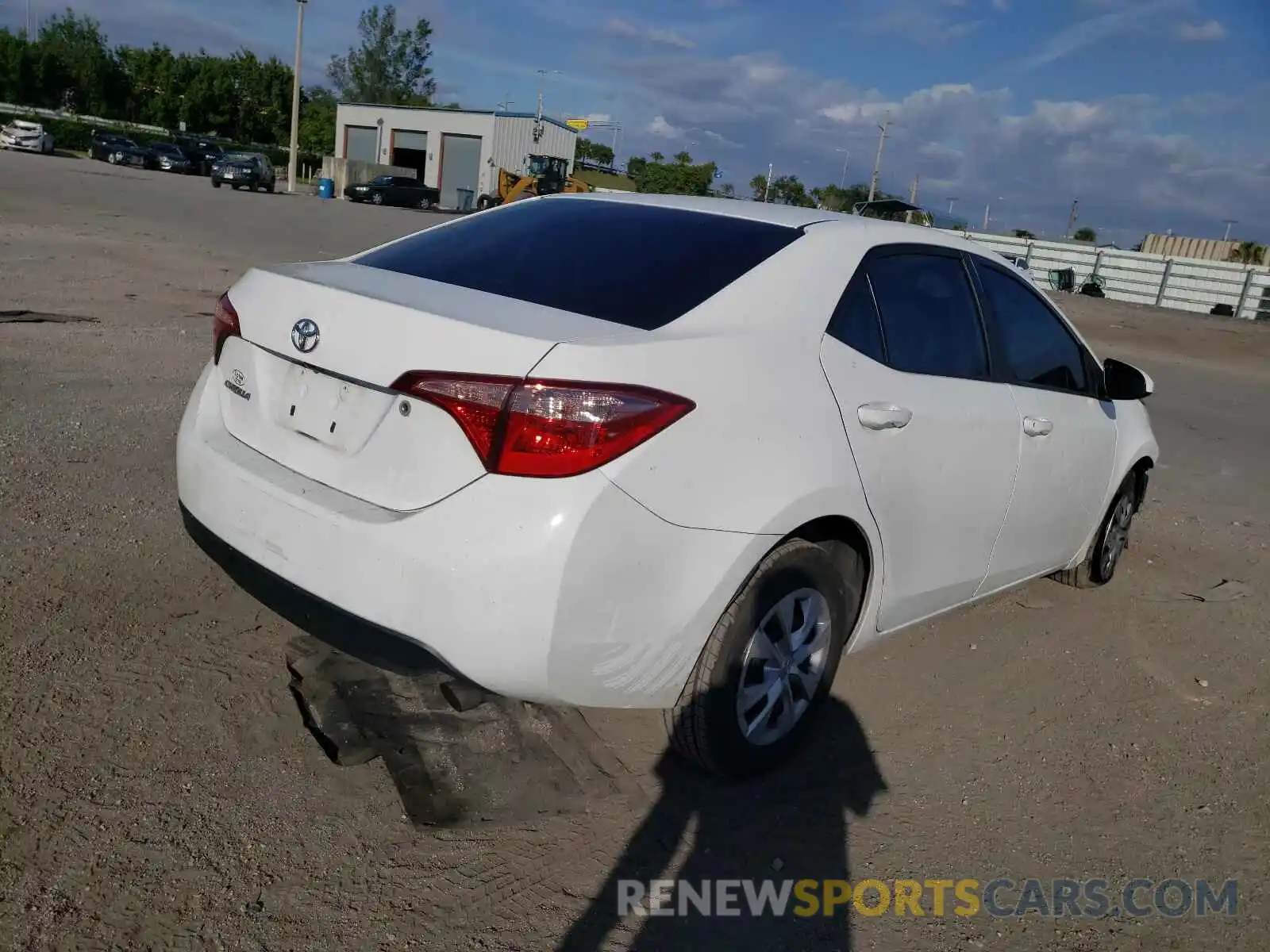 4 Photograph of a damaged car 2T1BURHE5KC204982 TOYOTA COROLLA 2019