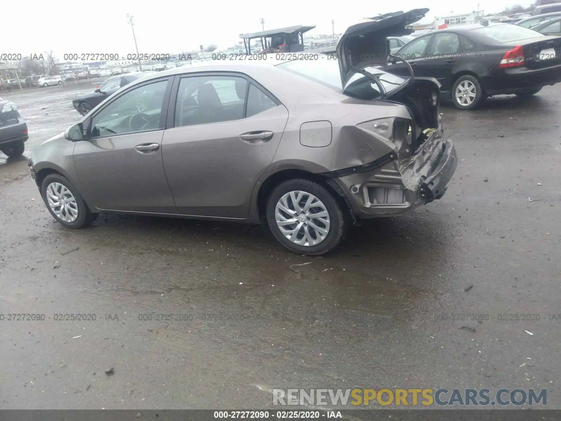 3 Photograph of a damaged car 2T1BURHE5KC205310 TOYOTA COROLLA 2019