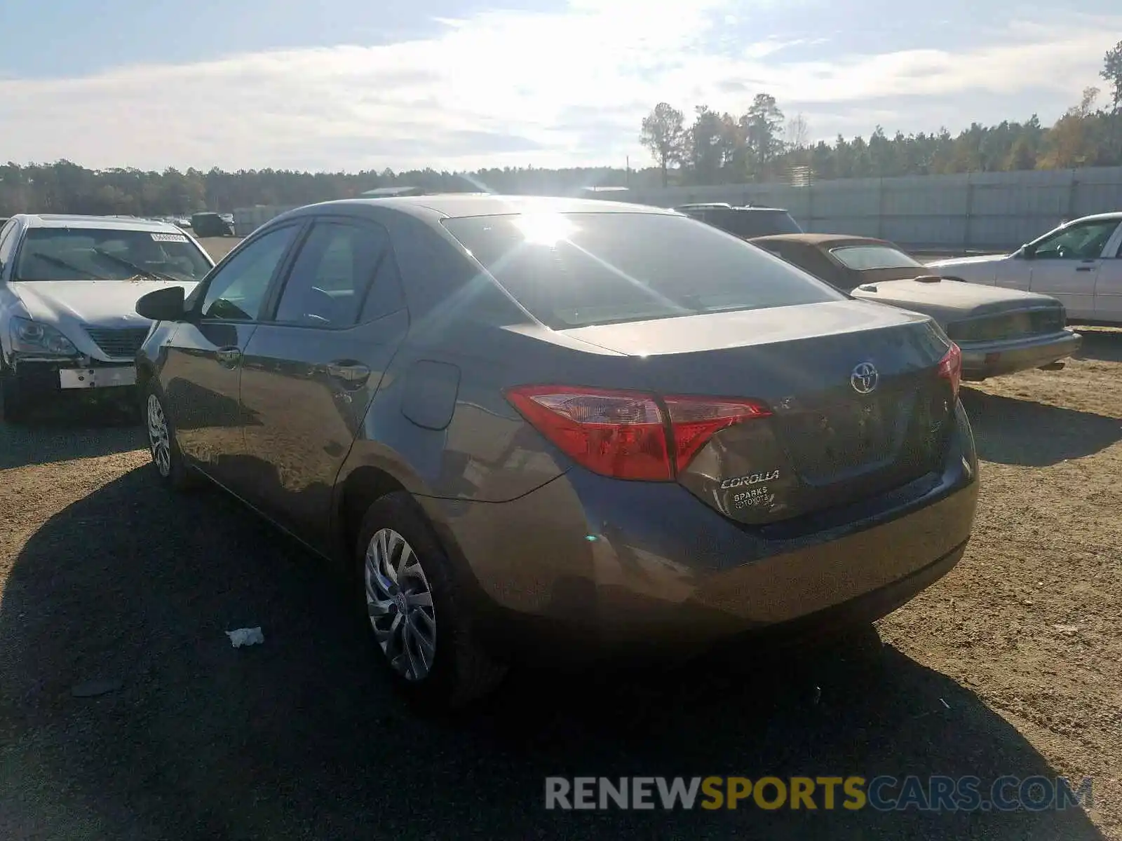 3 Photograph of a damaged car 2T1BURHE5KC205663 TOYOTA COROLLA 2019