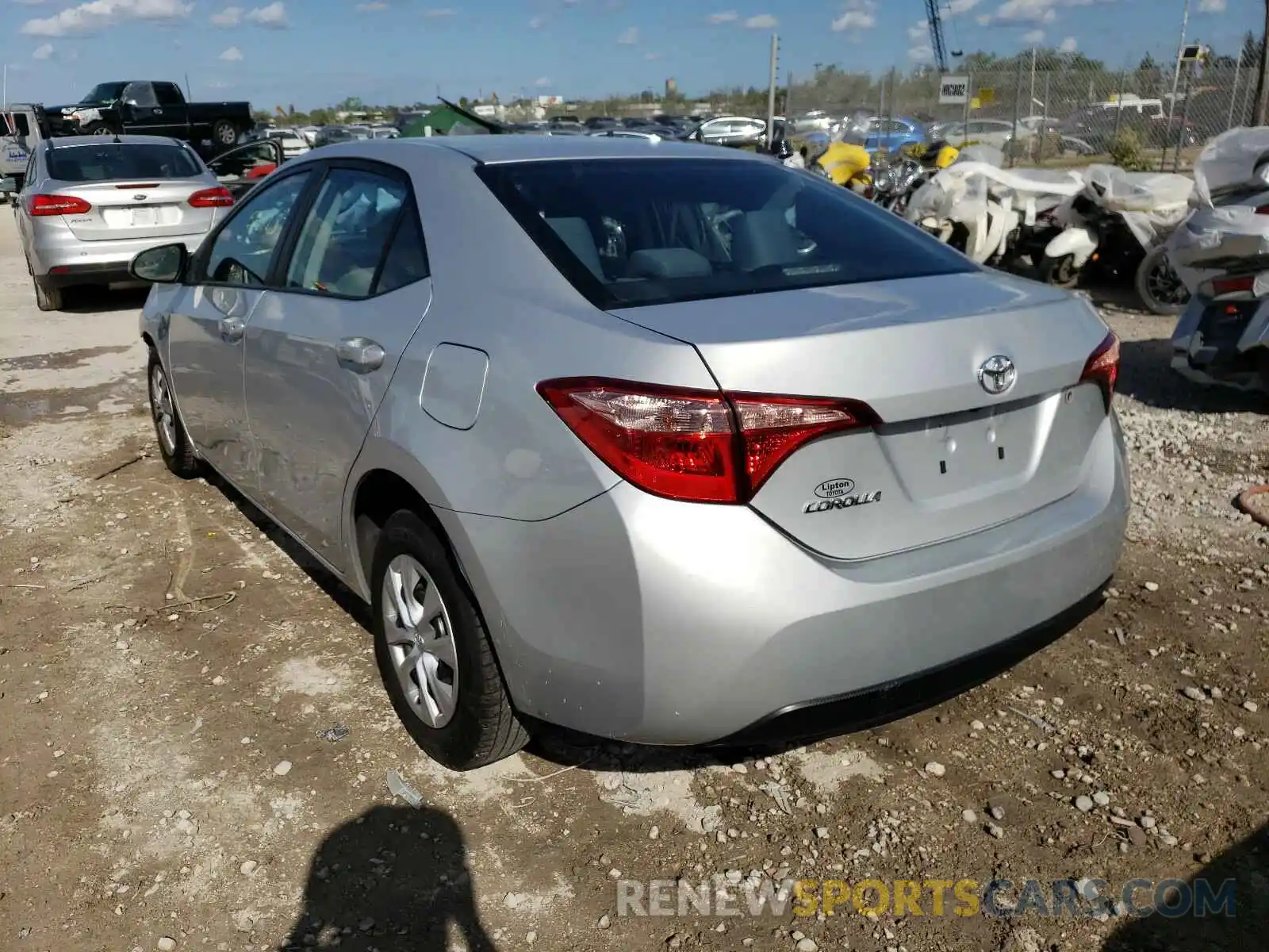 3 Photograph of a damaged car 2T1BURHE5KC206036 TOYOTA COROLLA 2019